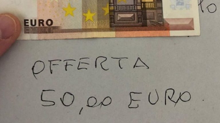 “Offerta 50 euro anti virus”. Un anziano esce per dare il suo contributo all’ospedale