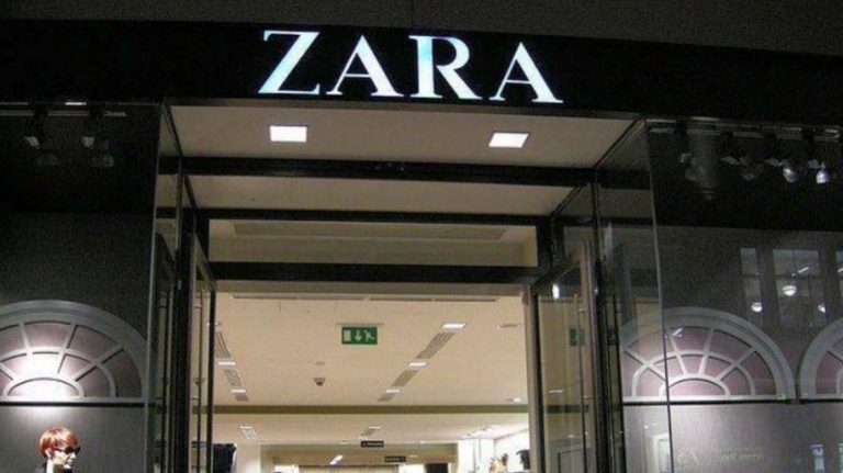 Zara ha convertito tutta la sua produzione. Ora crea solo mascherine e camici