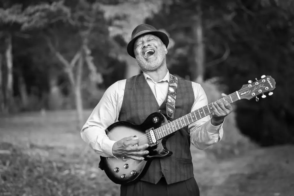 blackandwhite, happy, guitarist