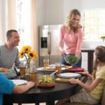 Glass food storage container – Family Dinner