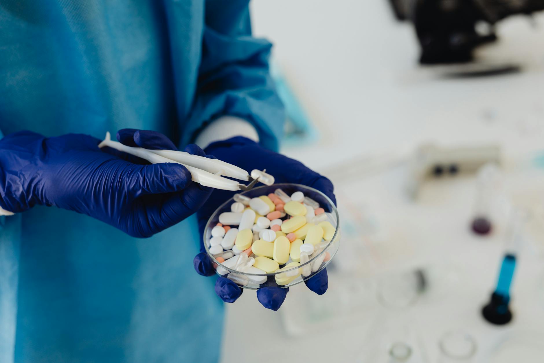 Pillole e flaconi di farmaci