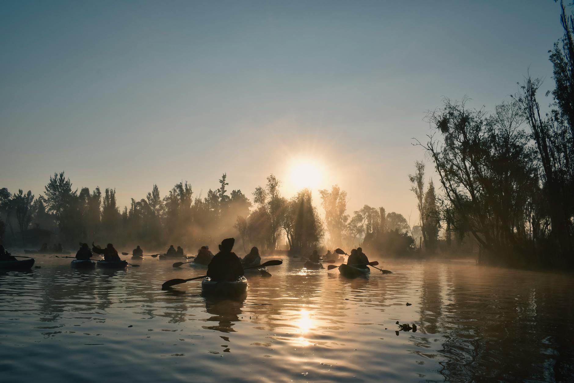 Kayak all'alba nei canali di Xochimilco