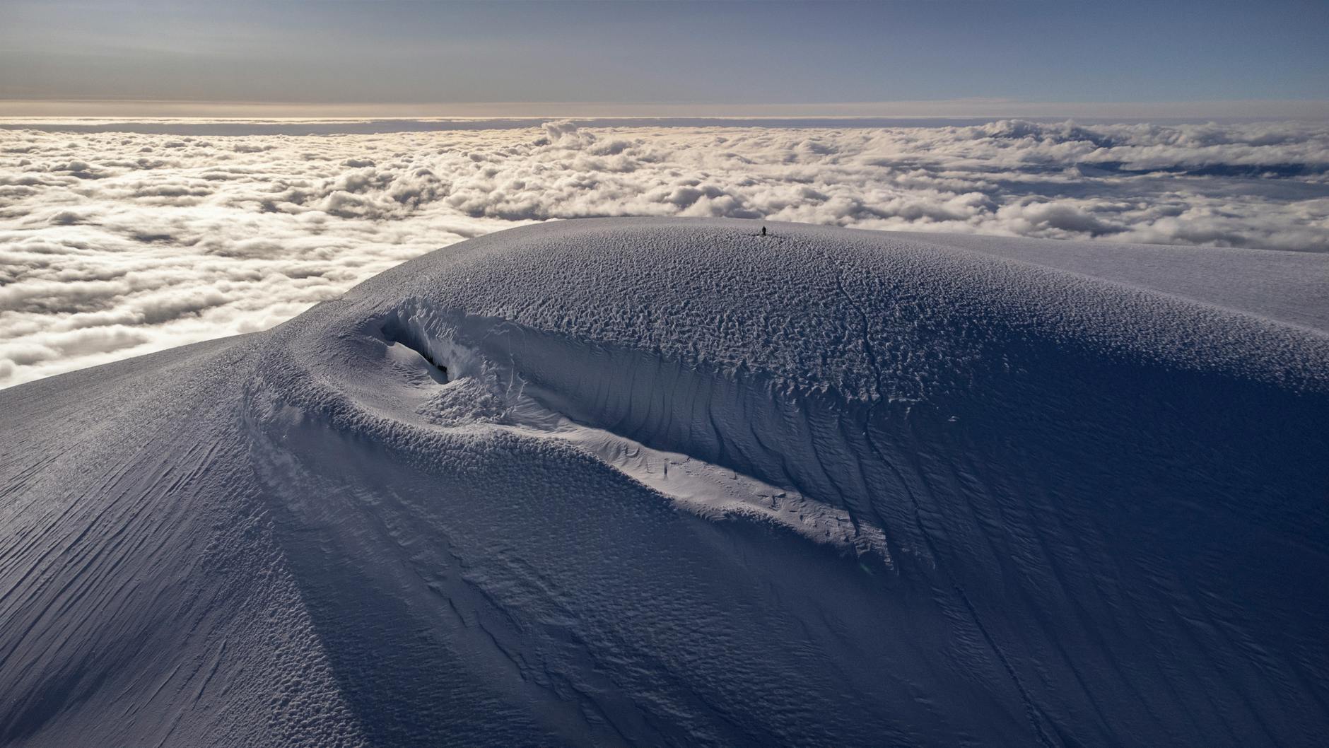 Il vulcano Chimborazo innevato nelle Ande dell'Ecuador