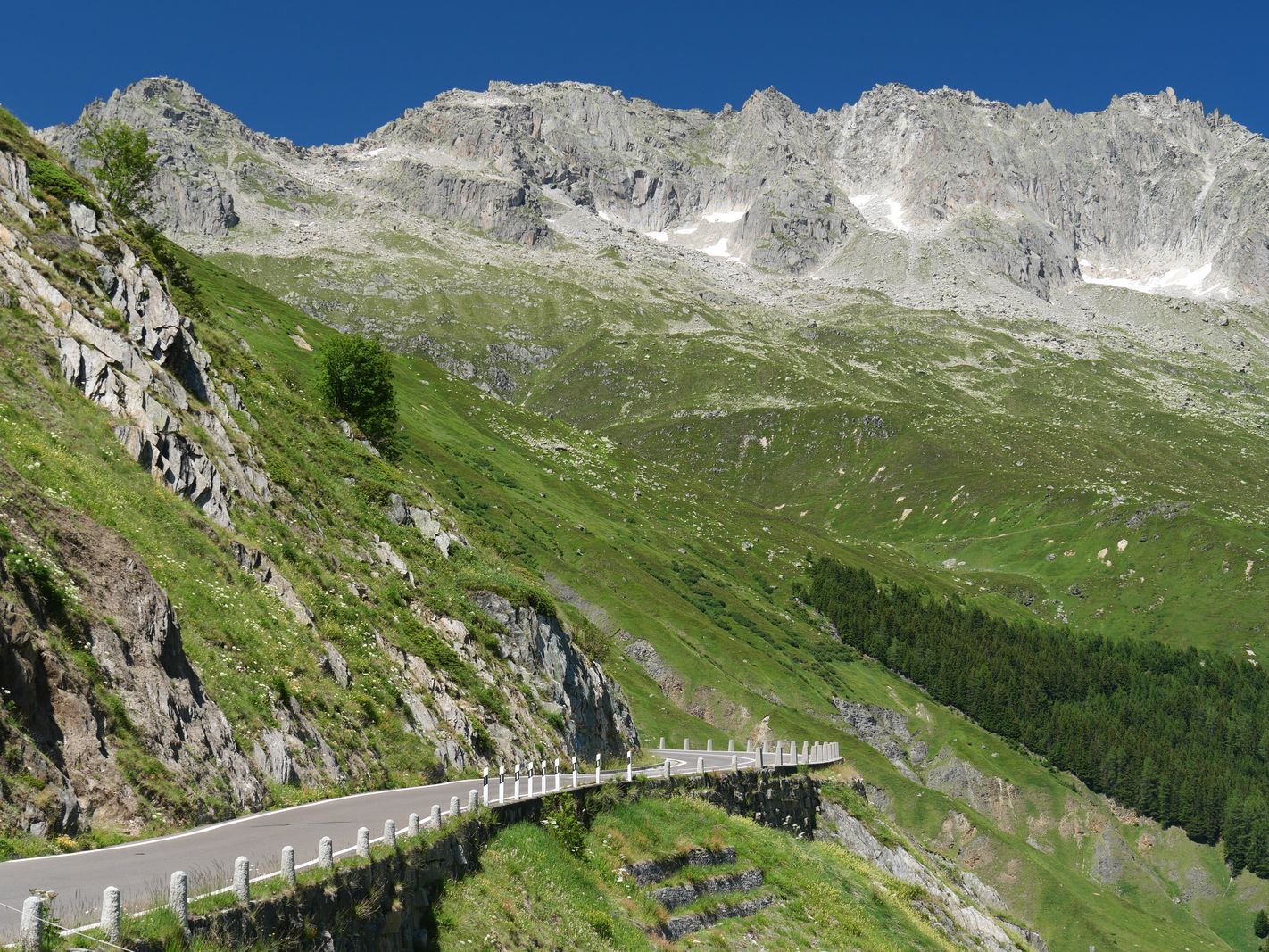Tornanti del passo della Furka