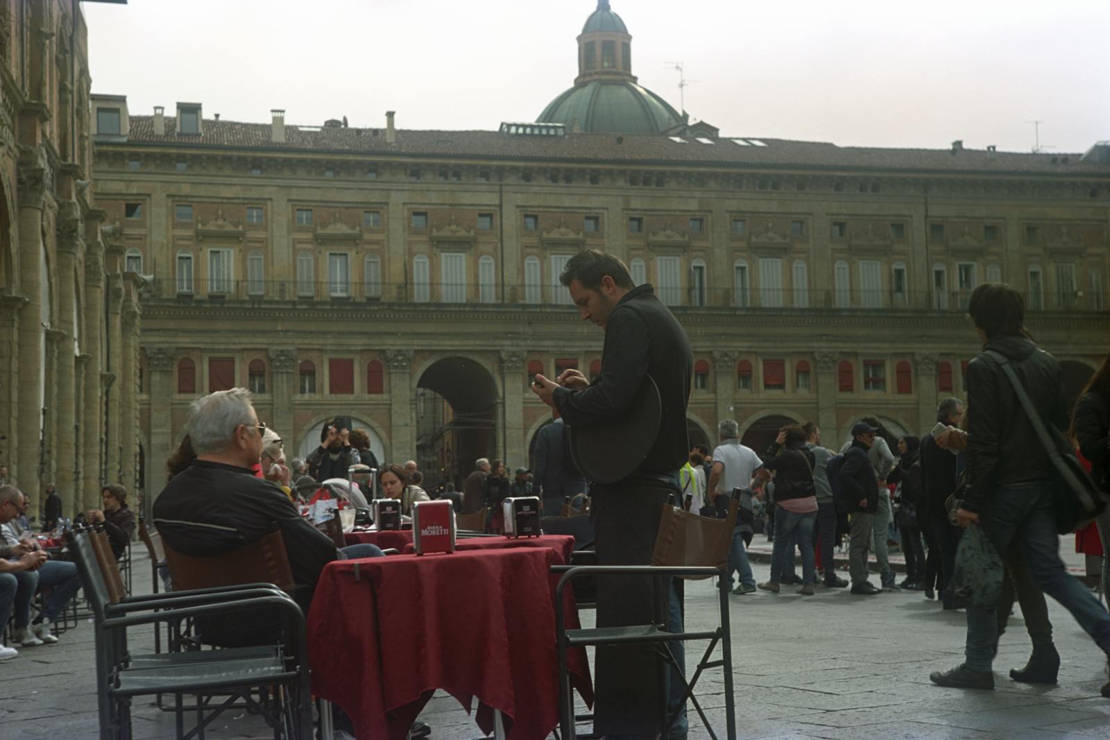 Bologna piazza Maggiore di sera