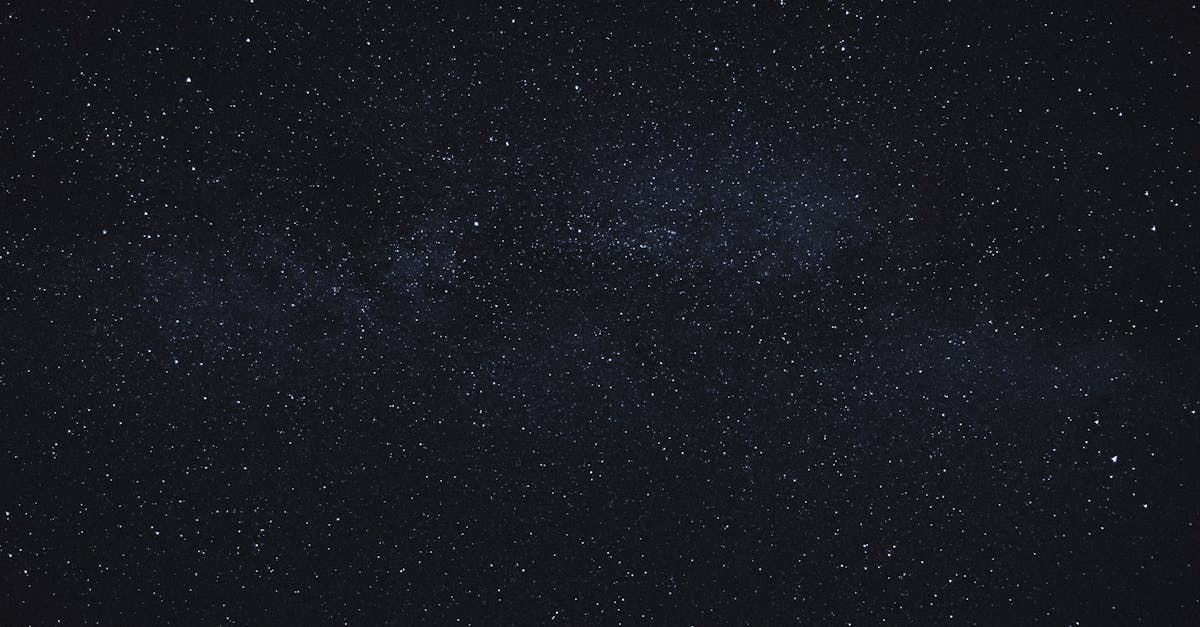 Galassia e stelle in un cielo notturno profondo