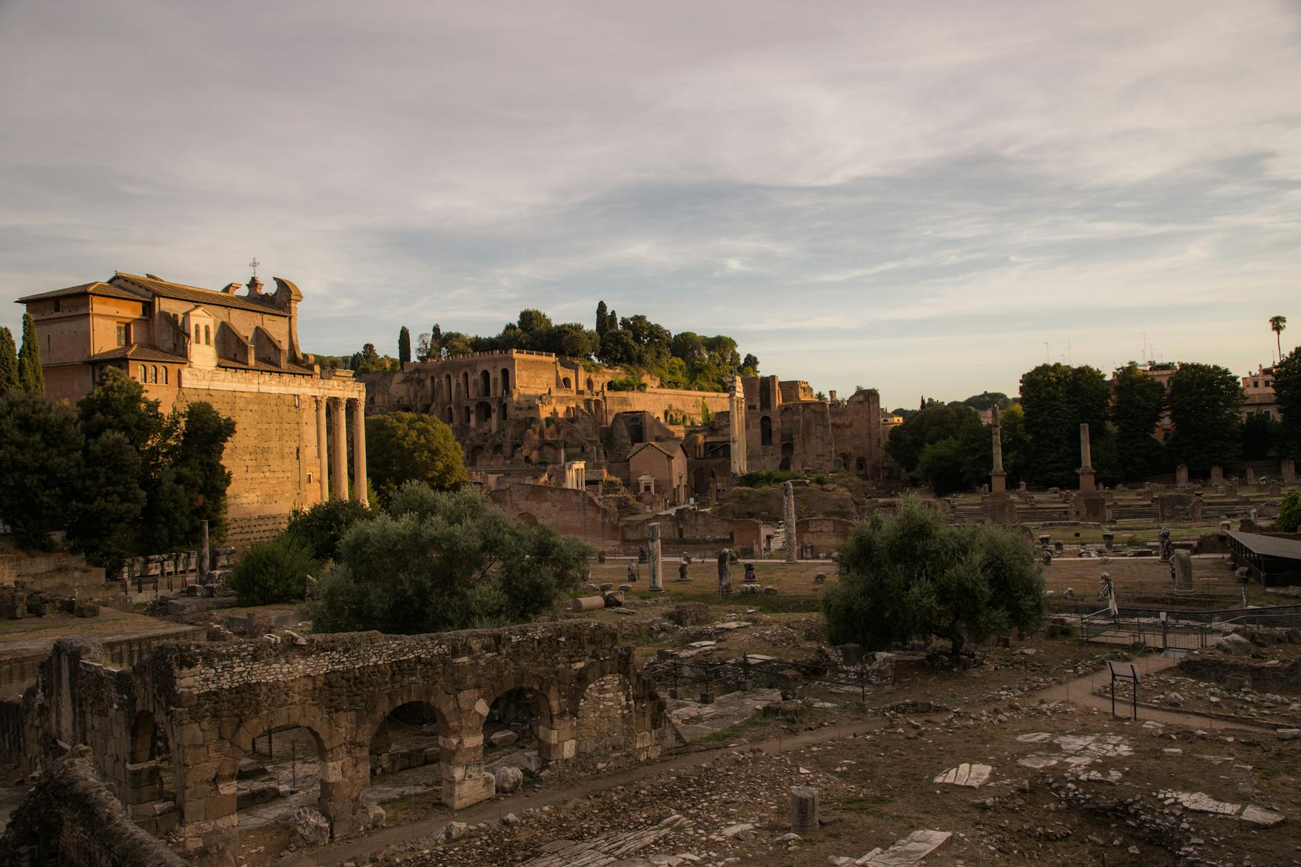 Antiche colonne romane, scenario delle elezioni della Roma antica