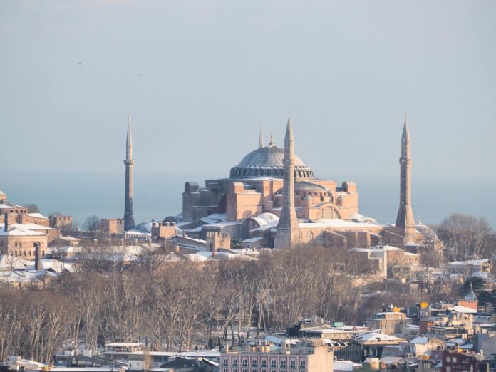 Veduta panoramica di Istanbul, l'antica Costantinopoli, sul Bosforo