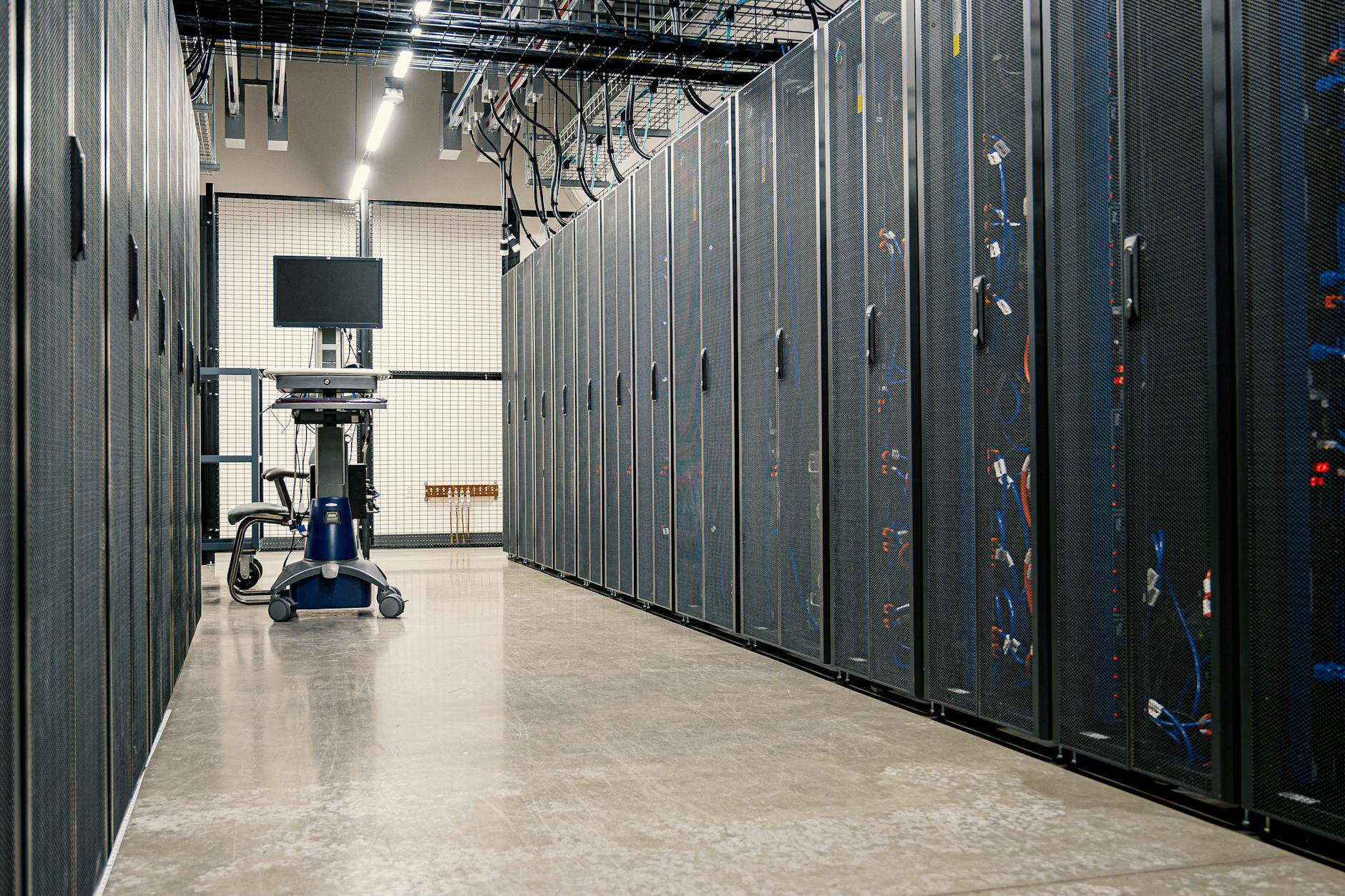 Server room con luci LED blu per AI