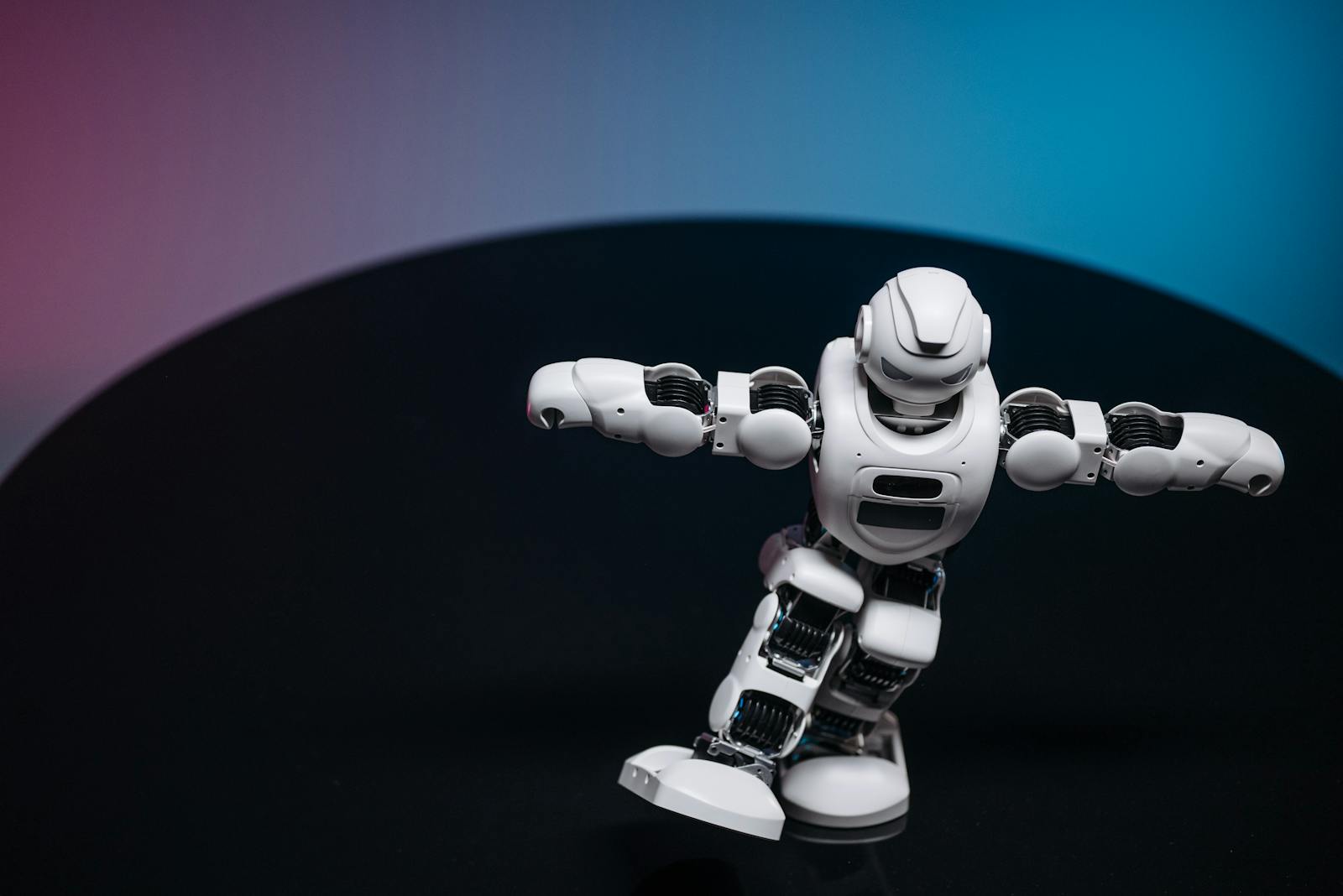 Dettaglio bionico di un robot umanoide