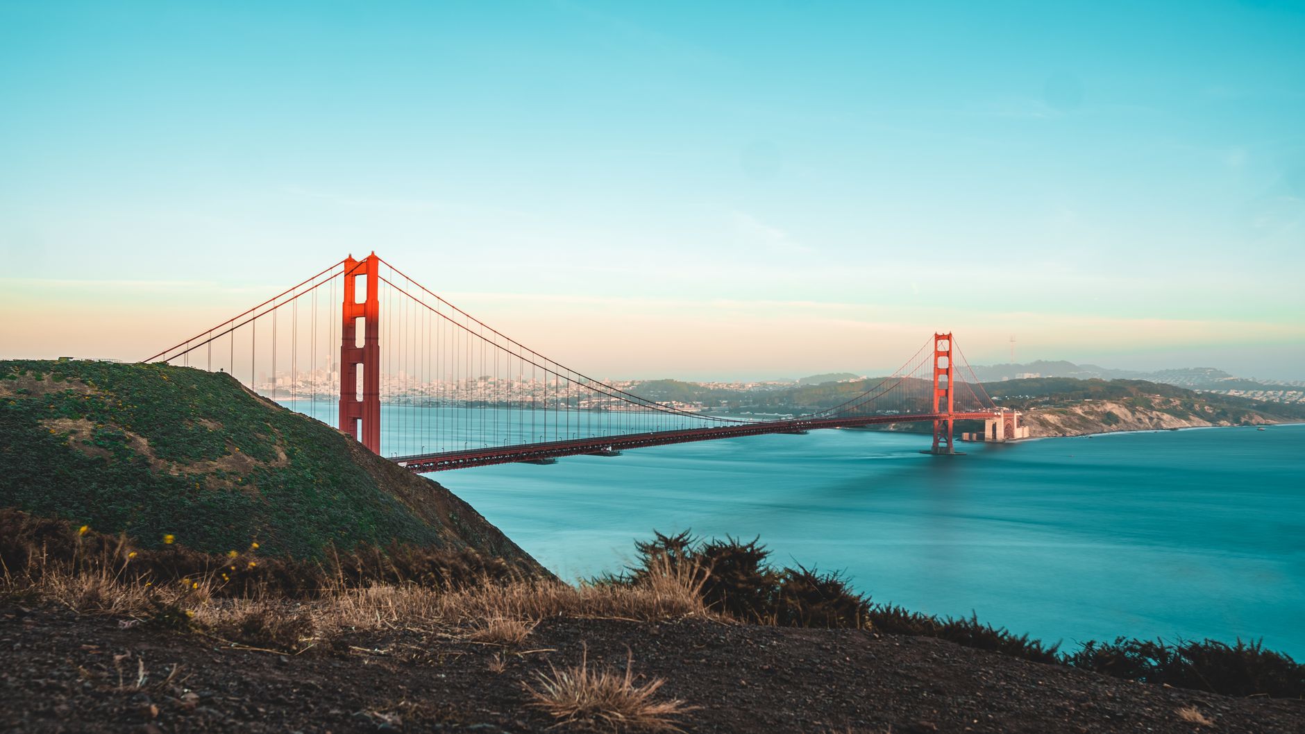 Il Golden Gate Bridge di San Francisco al tramonto
