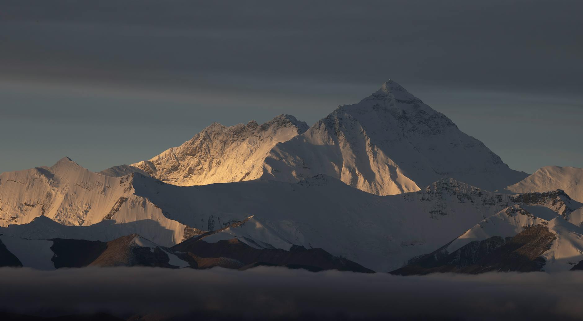 Bandiere di preghiera al campo base dell'Everest