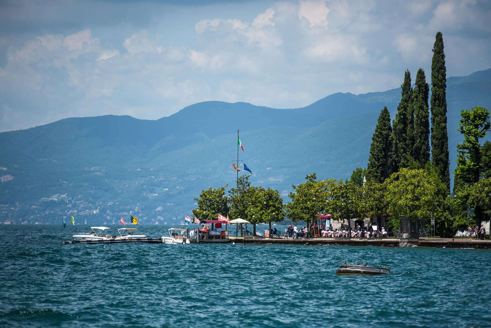 Panorama invernale del Lago di Garda