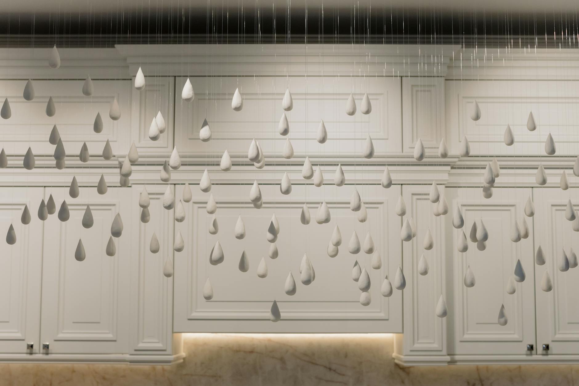 Immagine gratuita di arredamento appeso, arredamento bianco, arredamento estetico