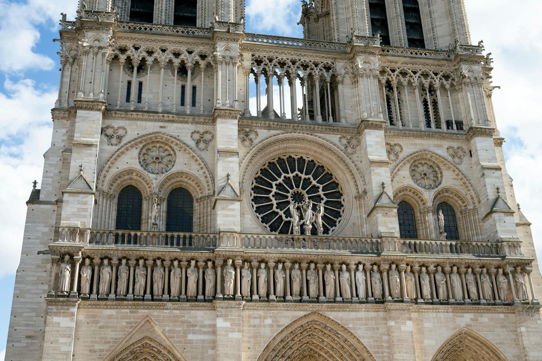 Cattedrale di Notre-Dame di Parigi vista esterna gotica