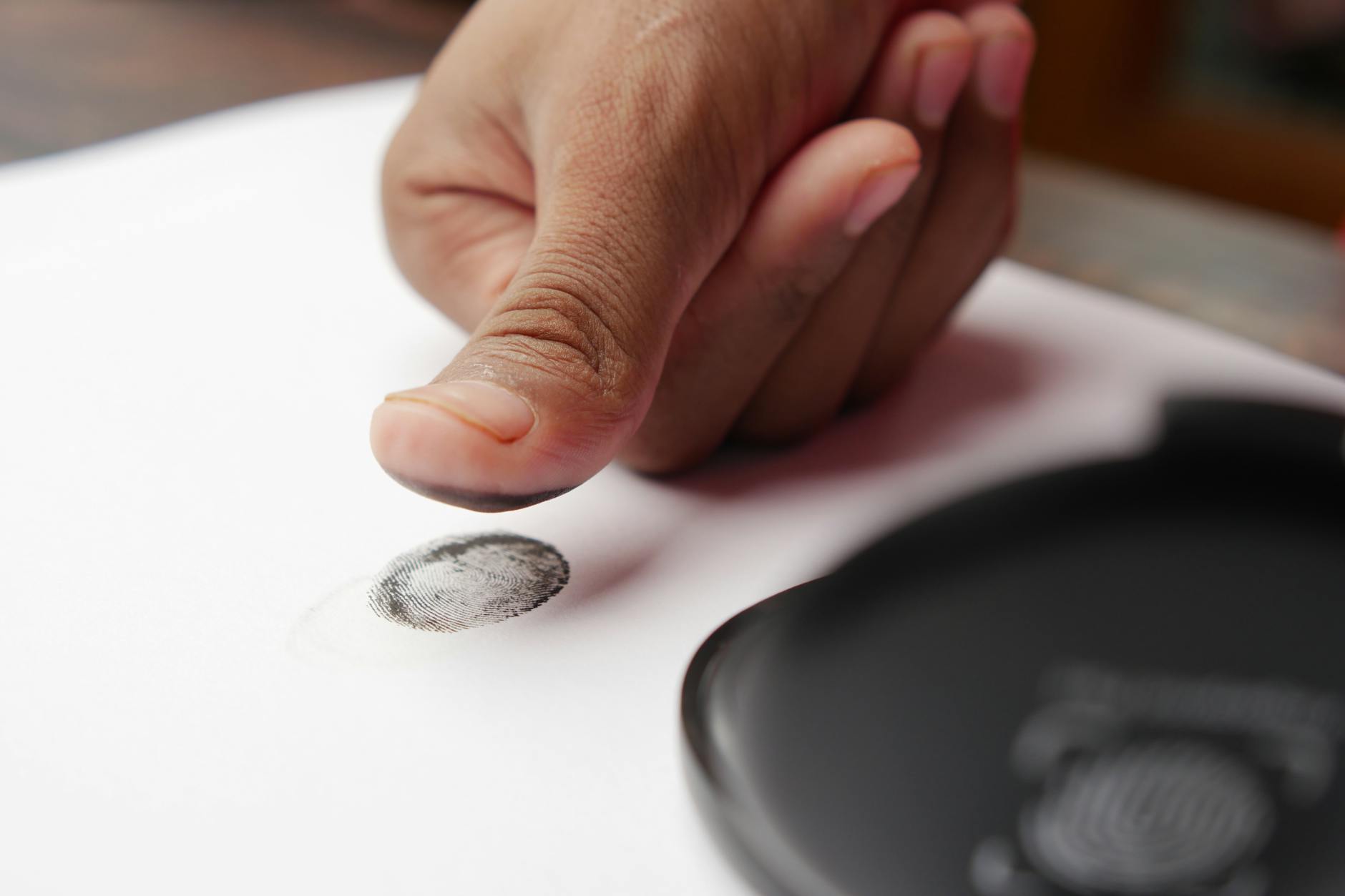 Dettaglio di un'impronta digitale sul polpastrello