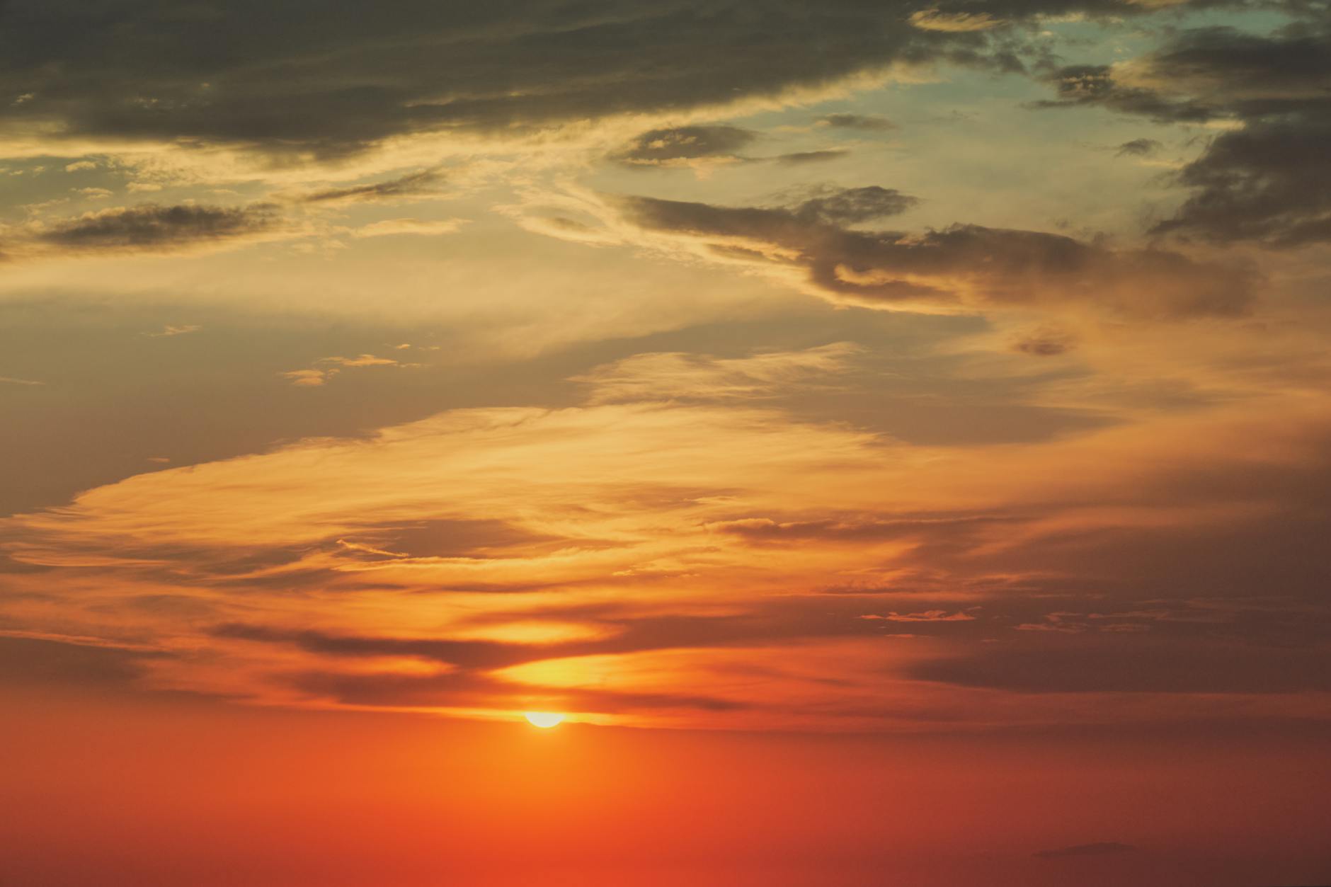 Nubi cumuliformi al tramonto