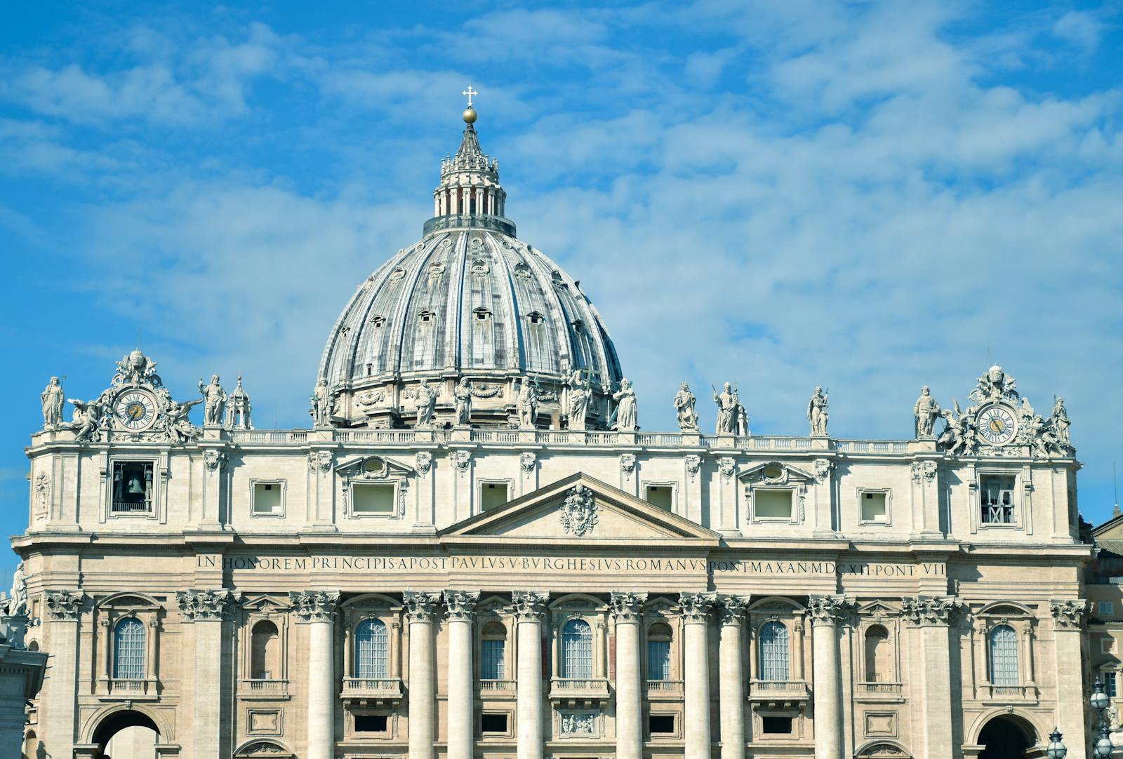 Volte e decorazioni di una chiesa storica