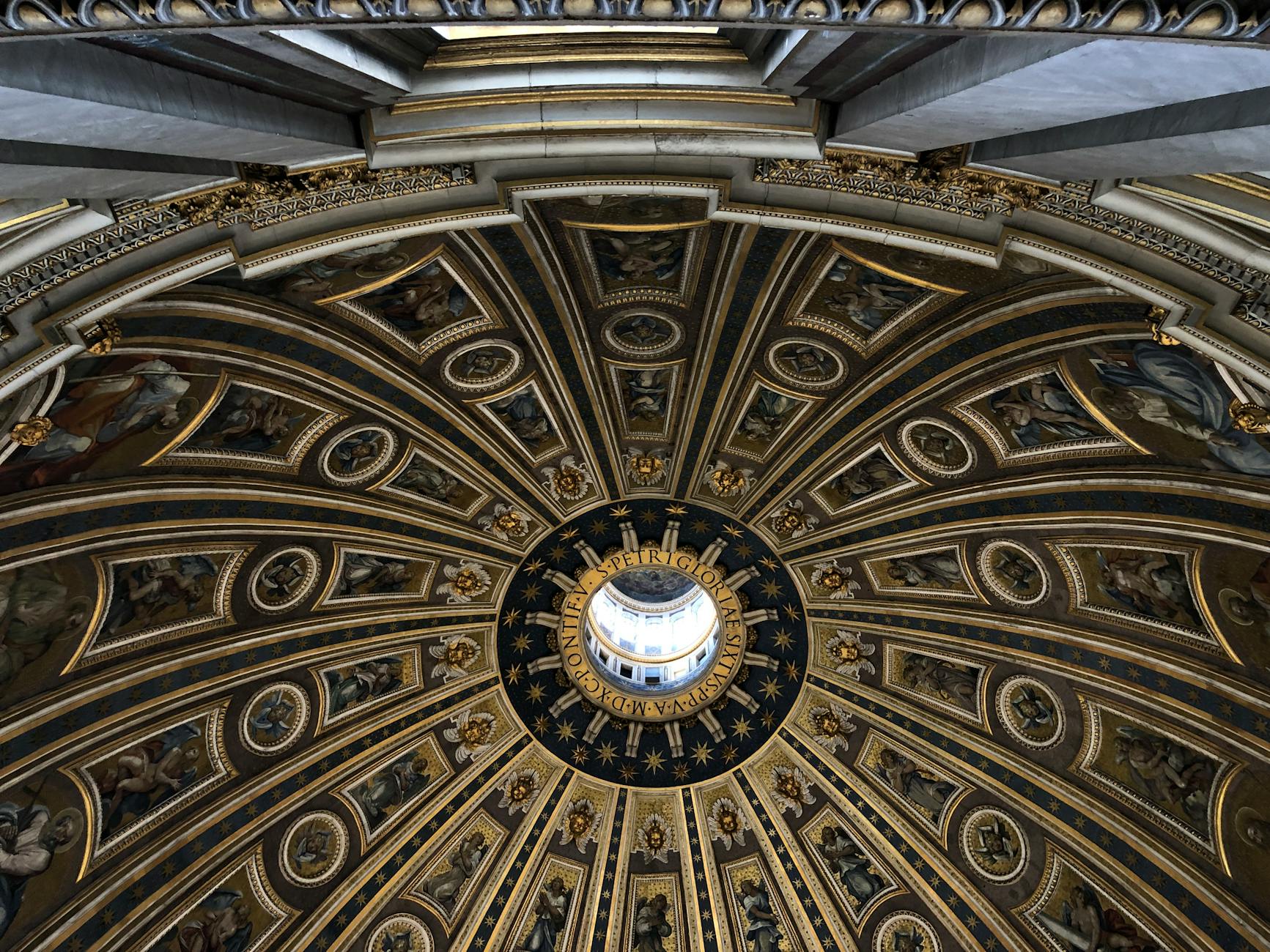 San Costantino e le tradizioni religiose italiane