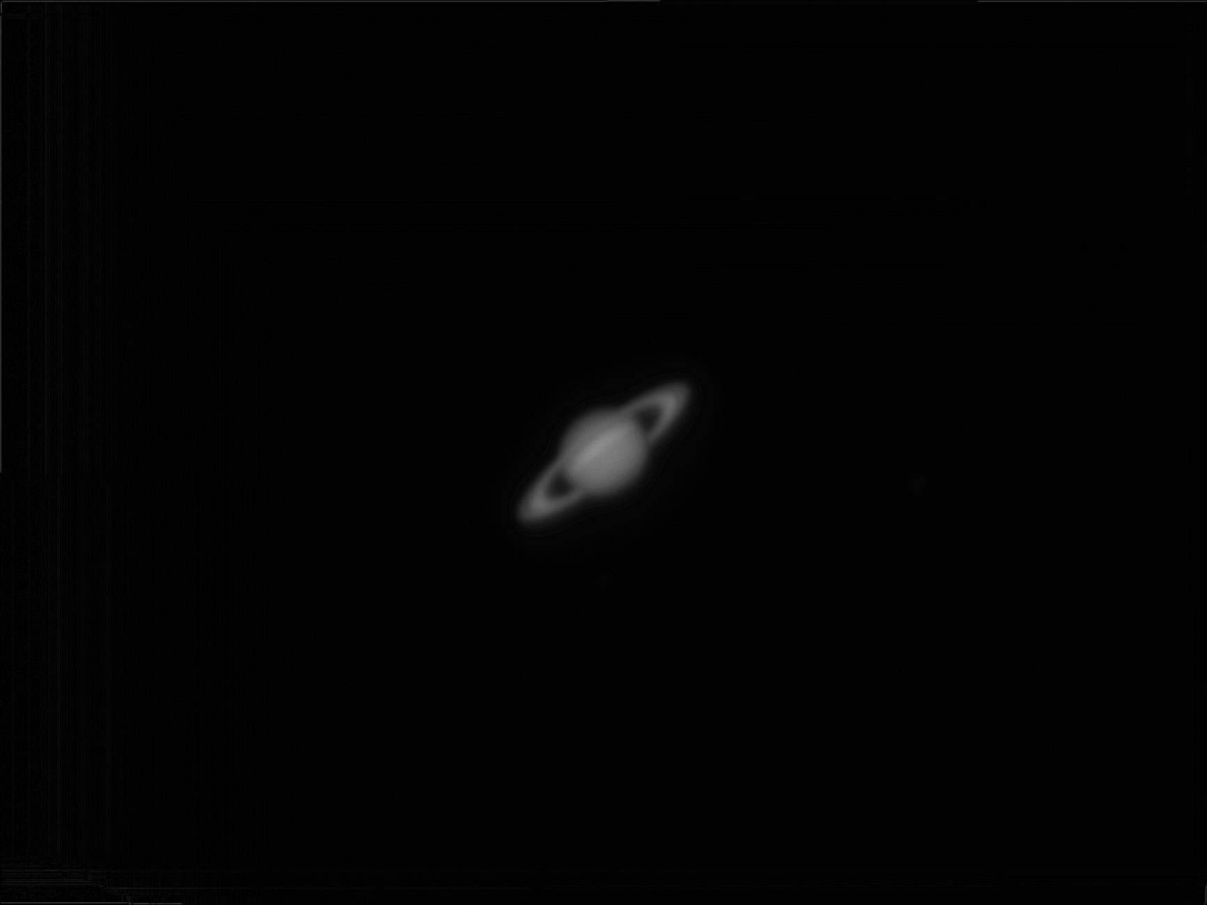Vista di Saturno con i suoi anelli iconici