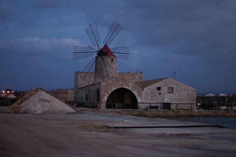 Mulino e architettura tradizionale del territorio di Marsala in Sicilia