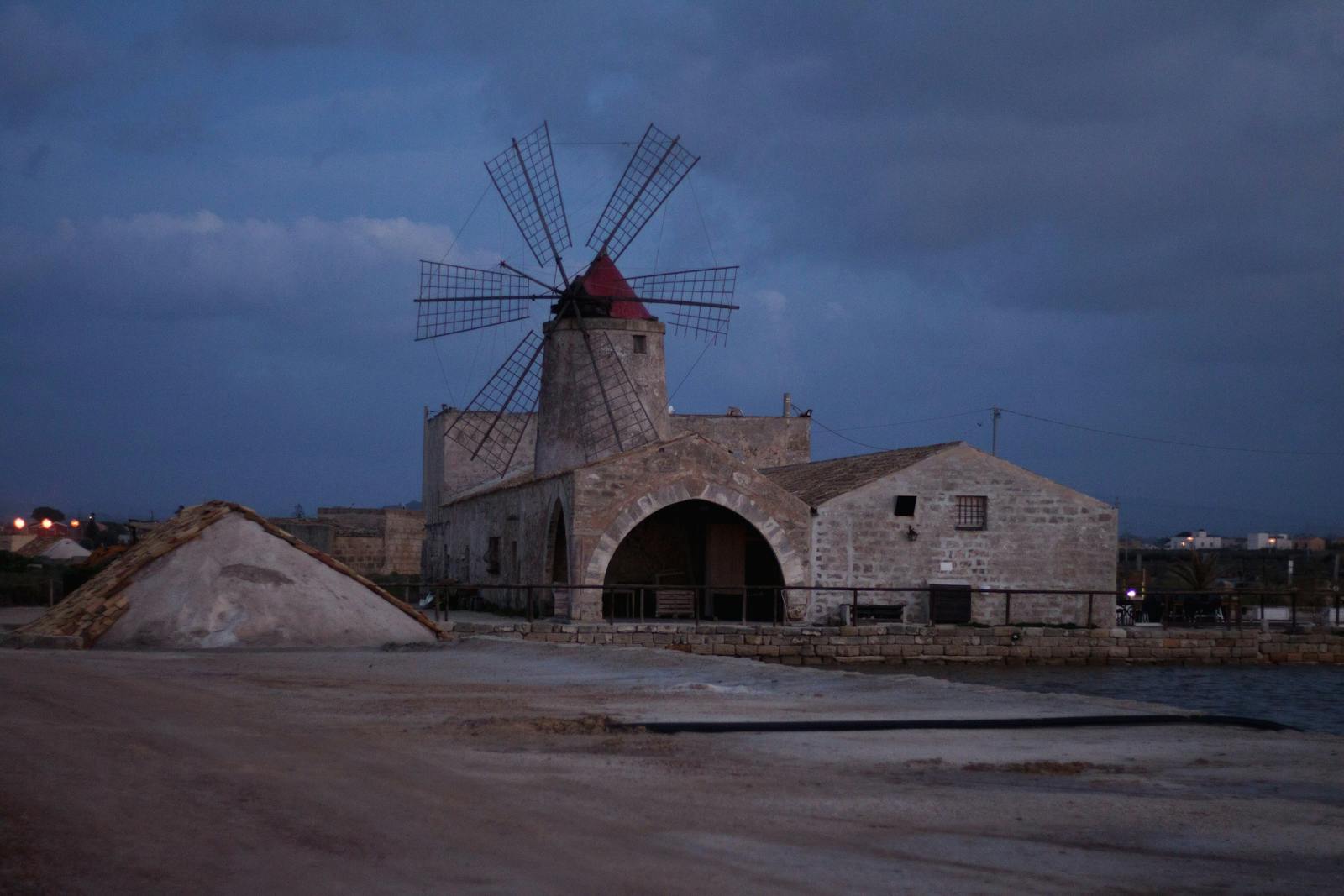Mulino e architettura tradizionale del territorio di Marsala in Sicilia