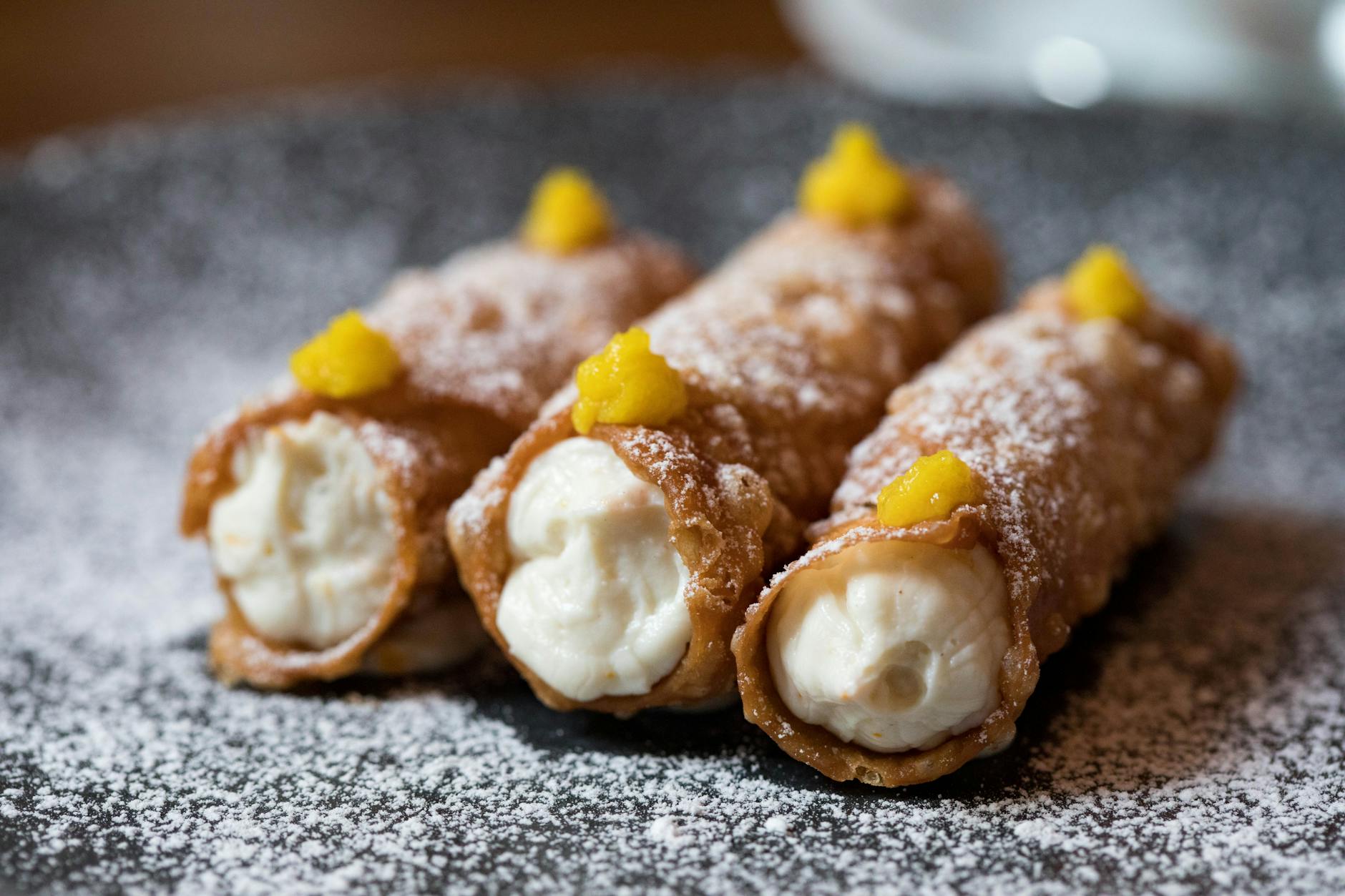 Immagine gratuita di autentico, avvicinamento, cannoli