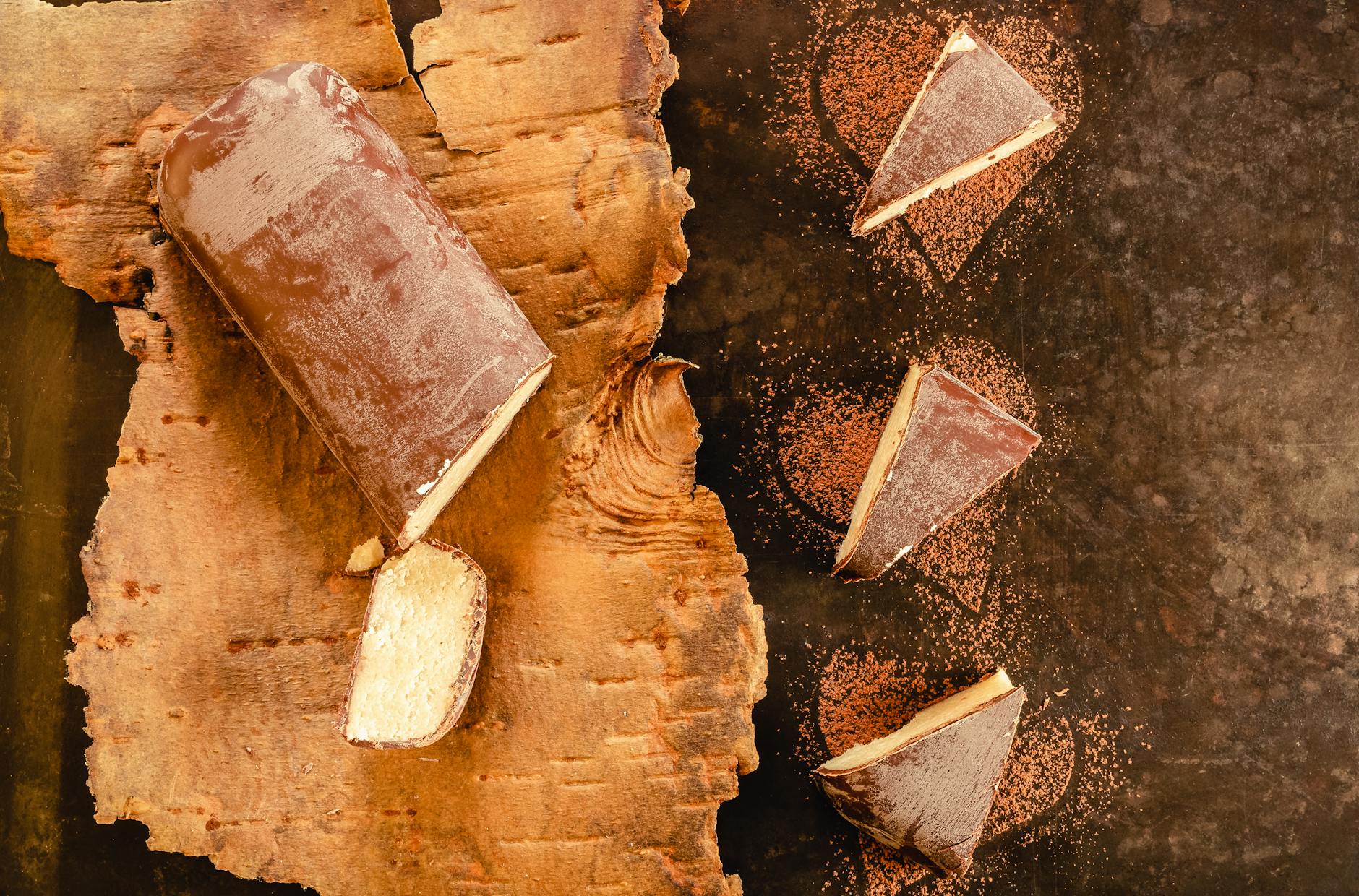Gianduiotti di cioccolato avvolti nella carta dorata