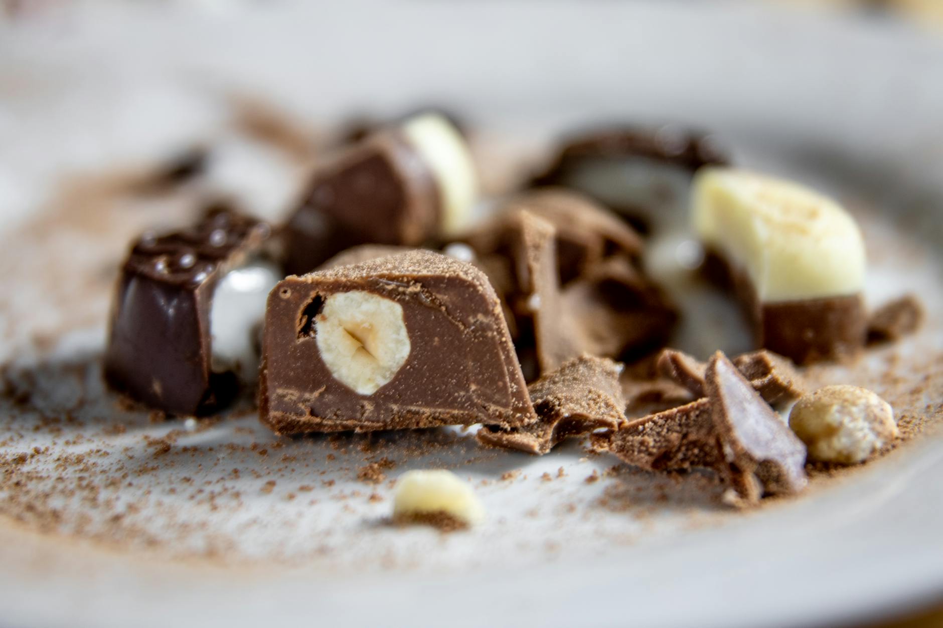 Crema gianduia spalmata su una fetta di pane