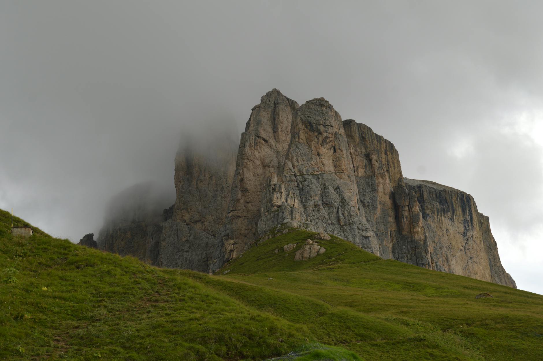 Catena di cime rocciose delle Dolomiti