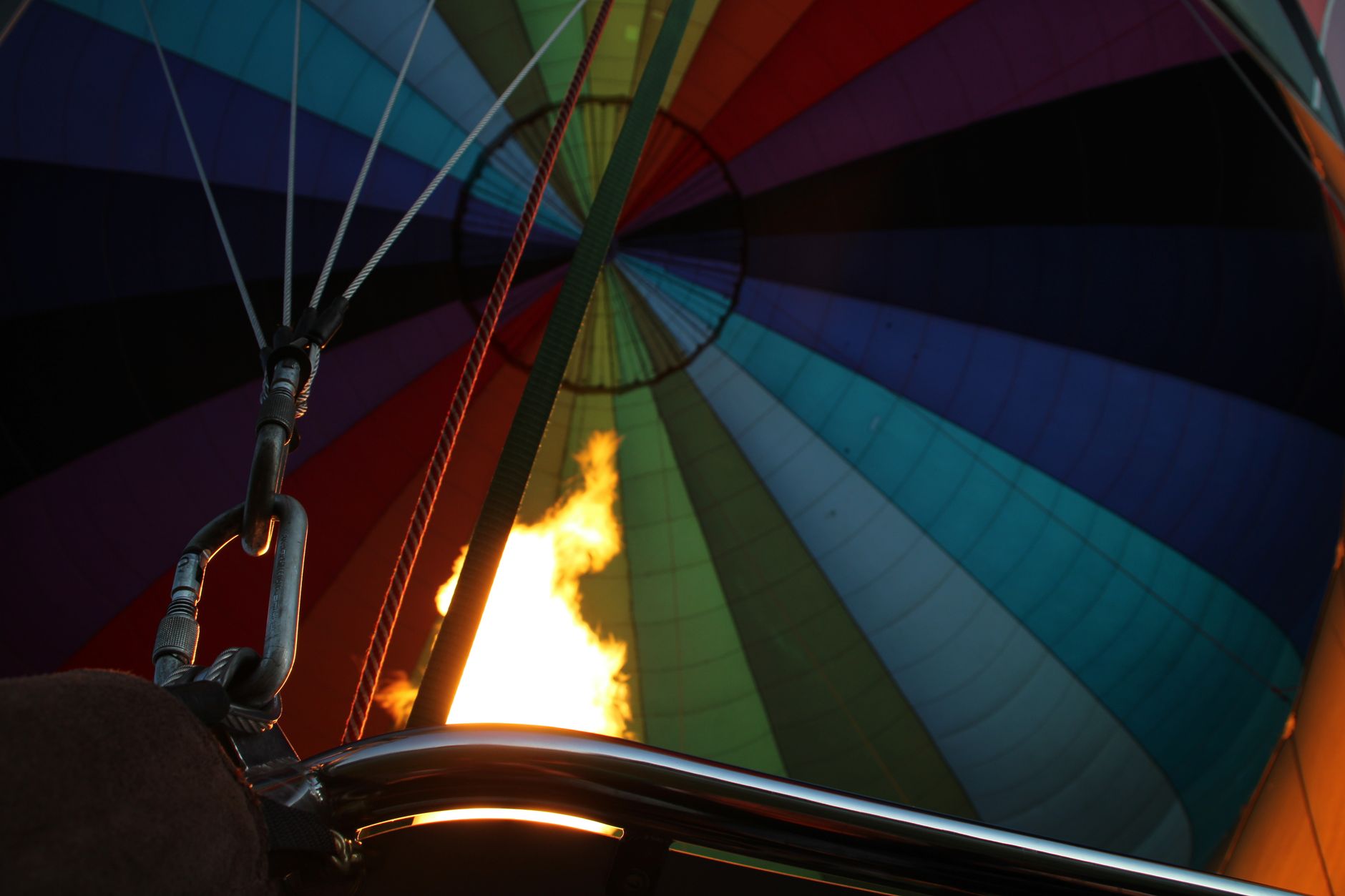 Le mongolfiere colorate sono oggi protagoniste di raduni in tutto il mondo.