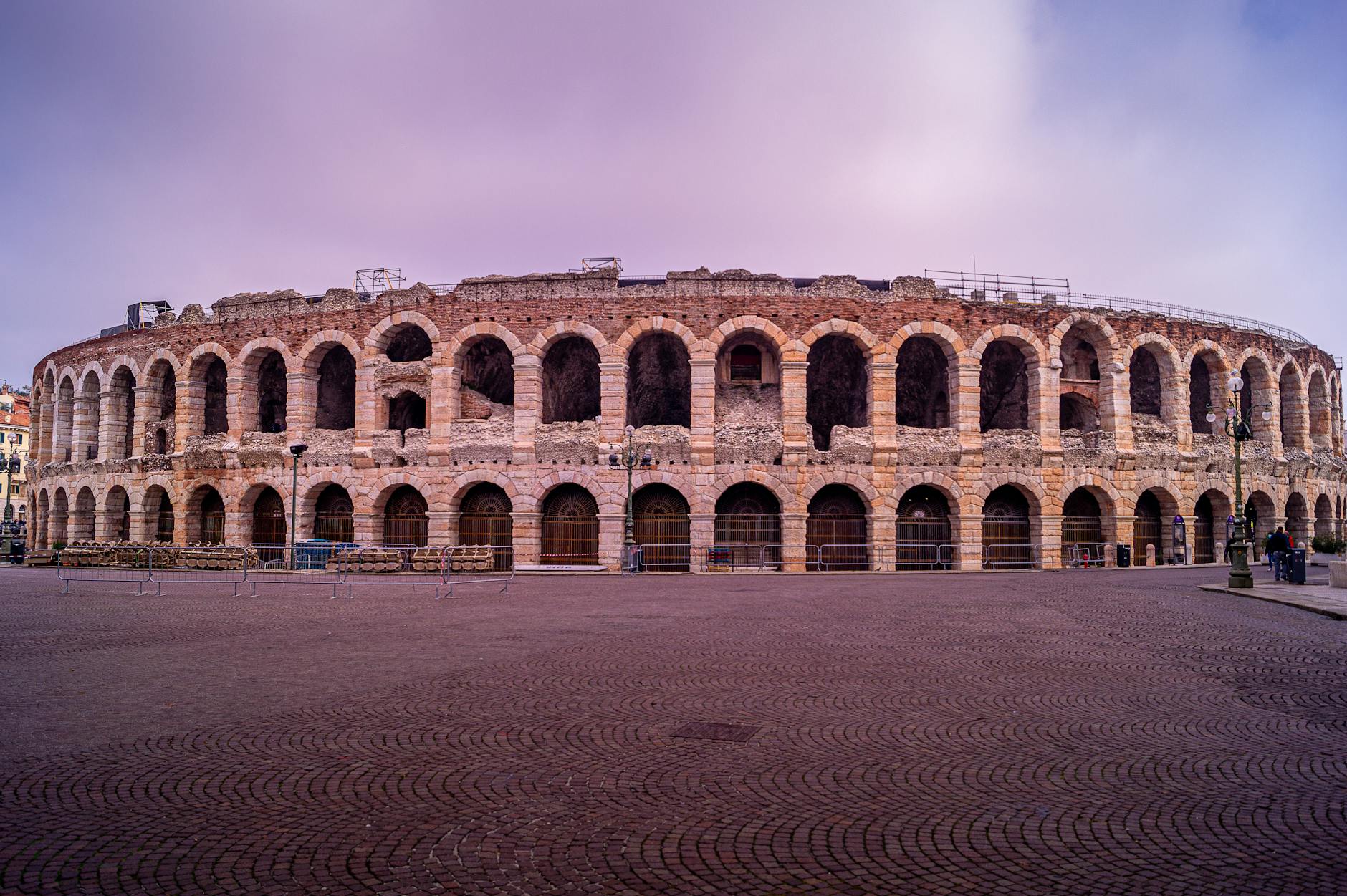 Scena lirica all'Arena di Verona durante l'Opera Festival