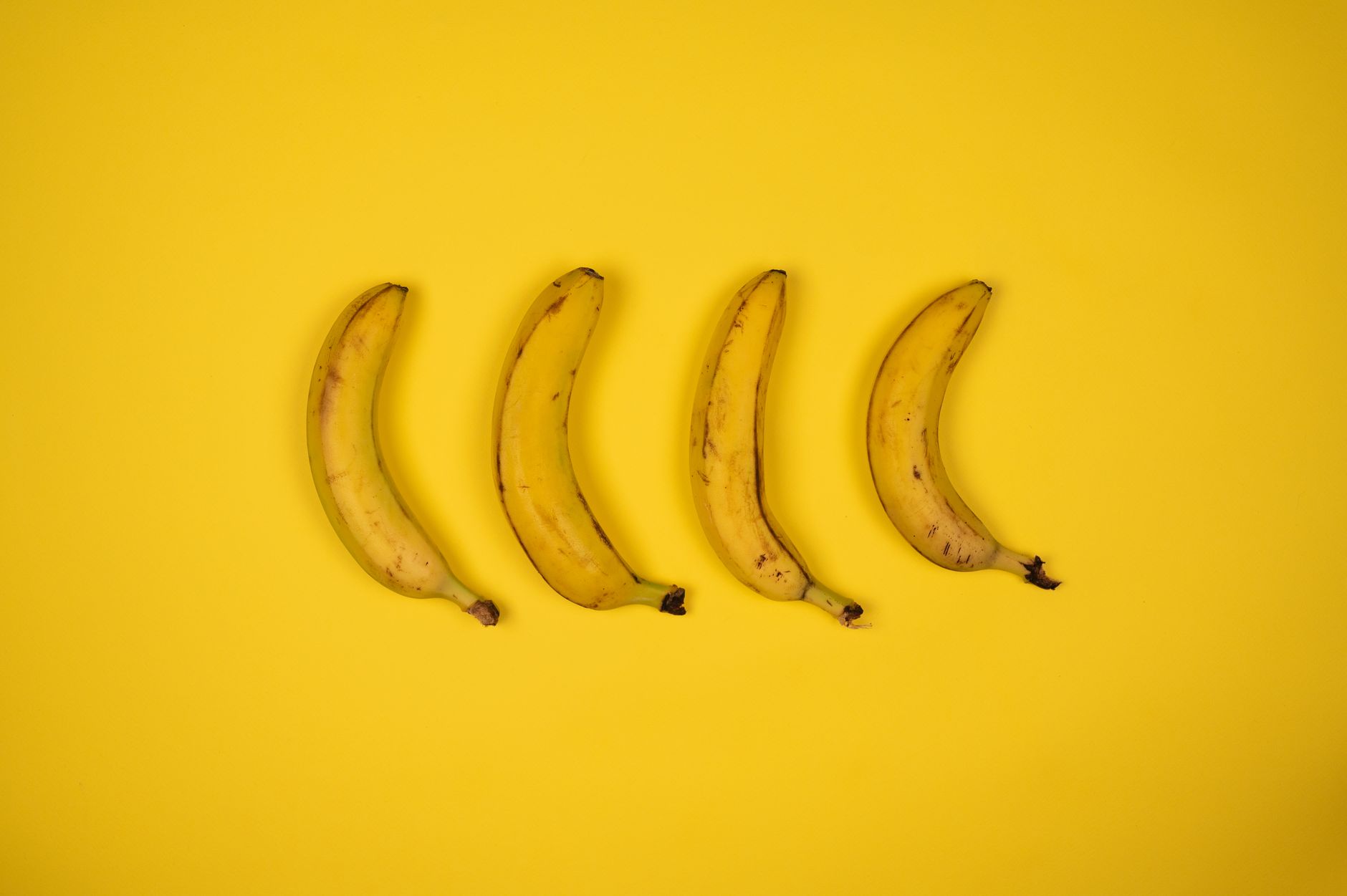 Banana sbucciata pronta da mangiare