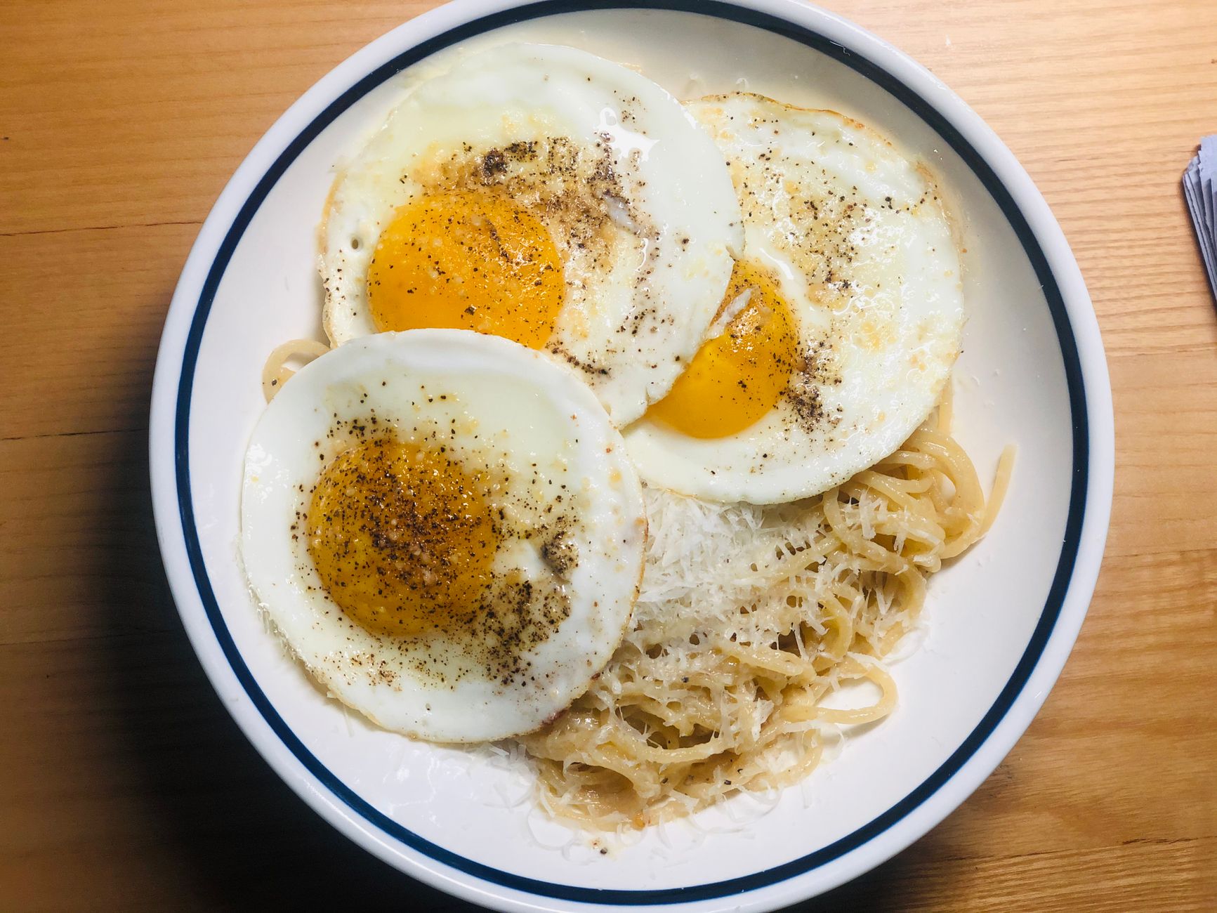 Tonnarelli conditi con crema di pecorino e pepe