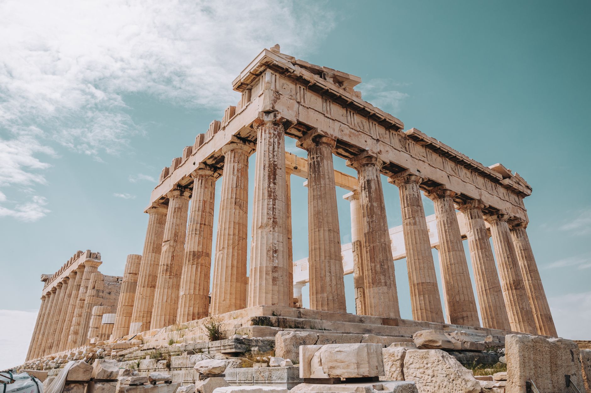 Resti di colonne di un tempio classico