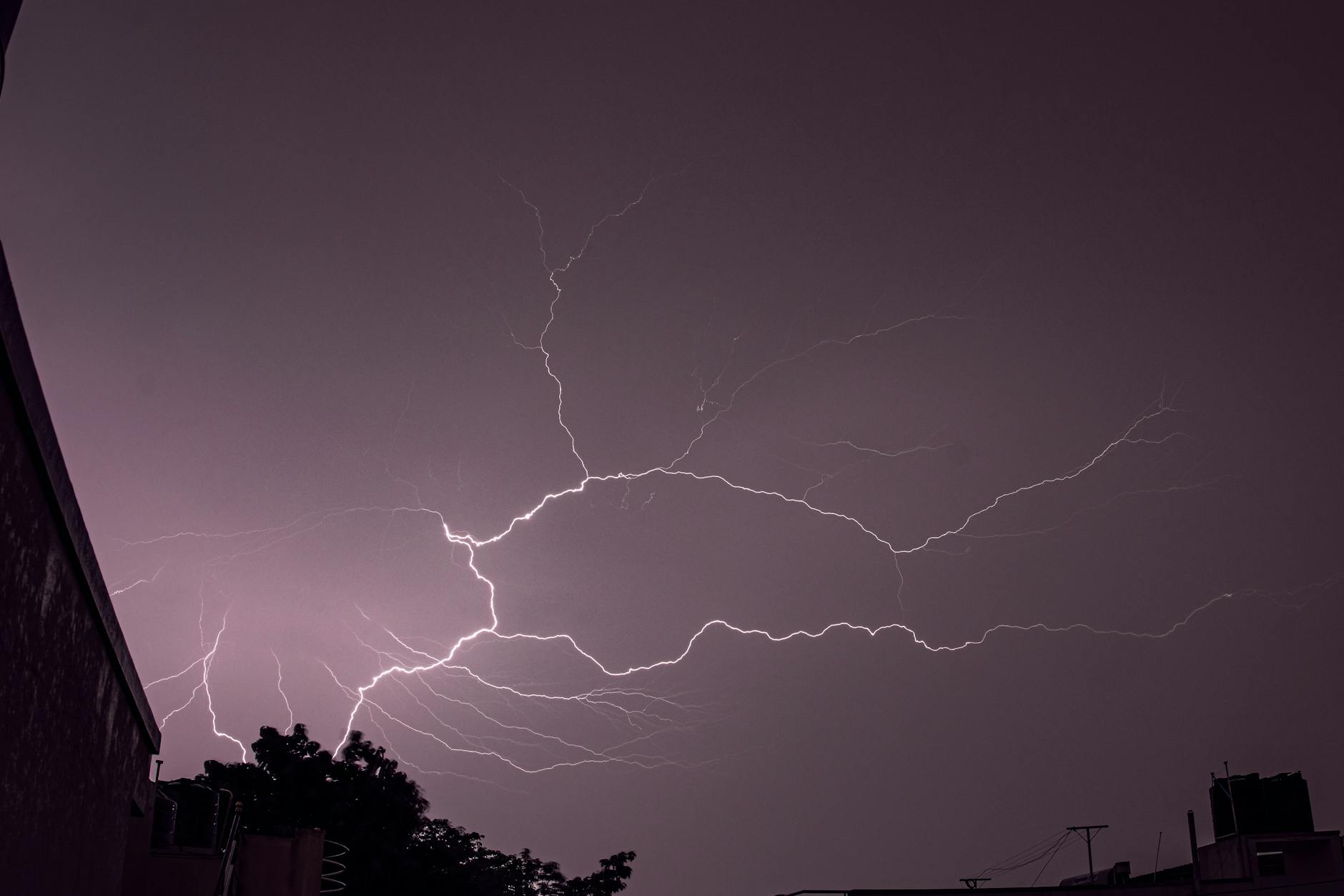 Fulmine ramificato durante una tempesta