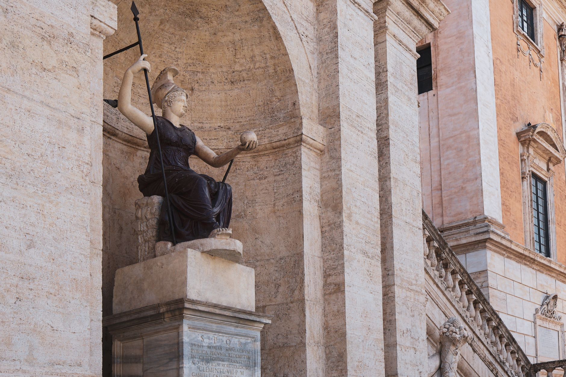 Rovine e colonne dell'antica Roma