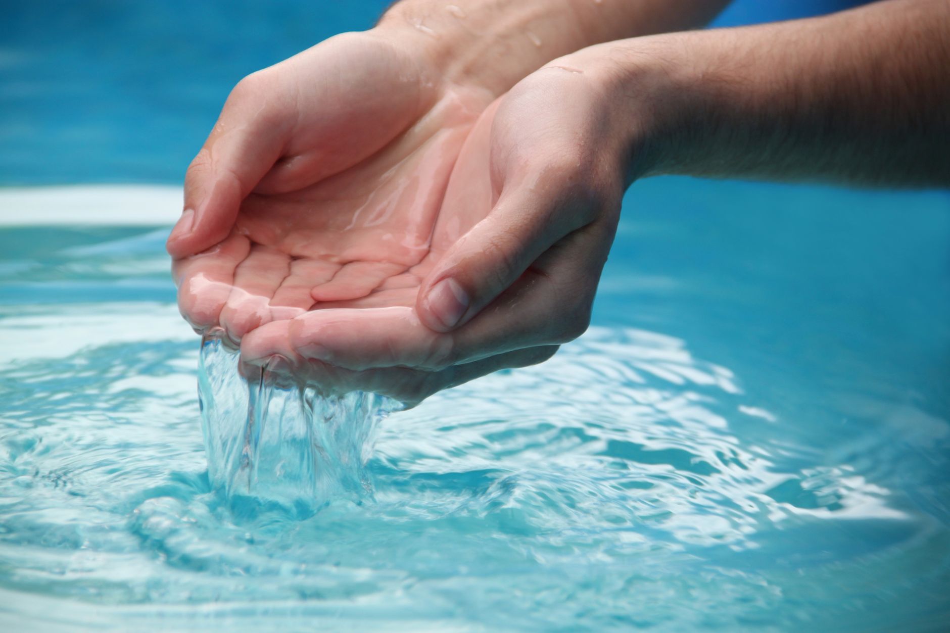 Gocce d'acqua sulla pelle
