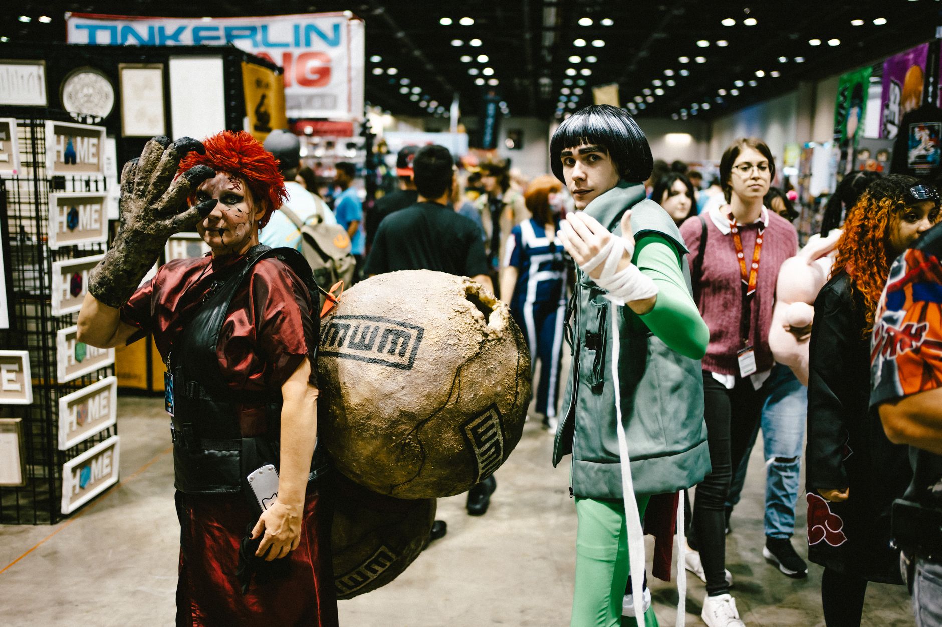 Cosplayer vestiti da personaggi anime
