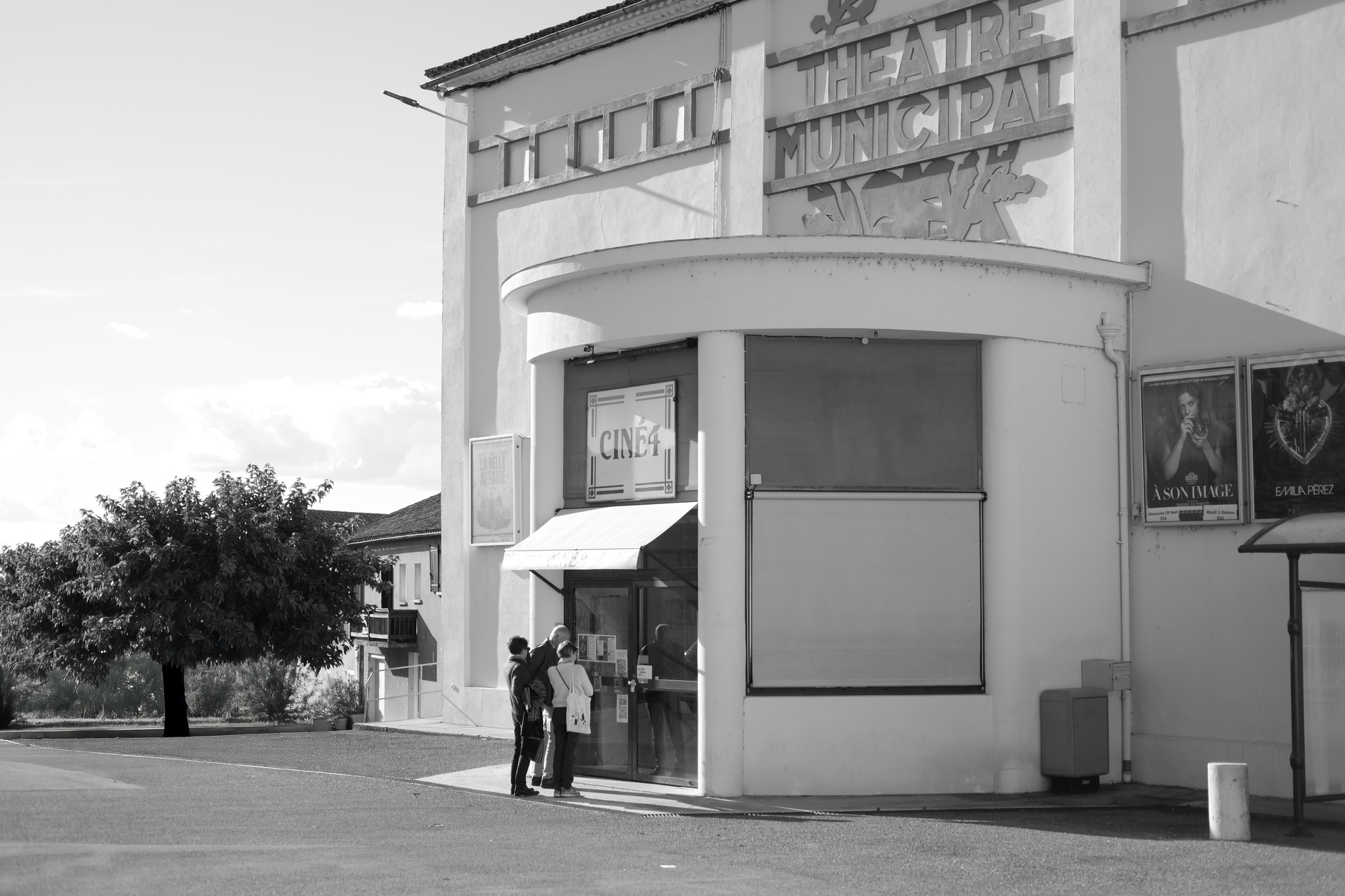 Schermo di un teatro di varietà d'altri tempi