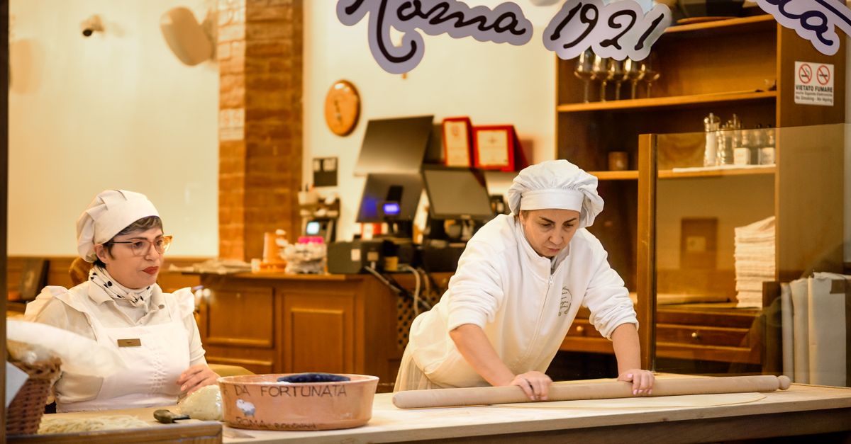 Panino farcito con mortadella
