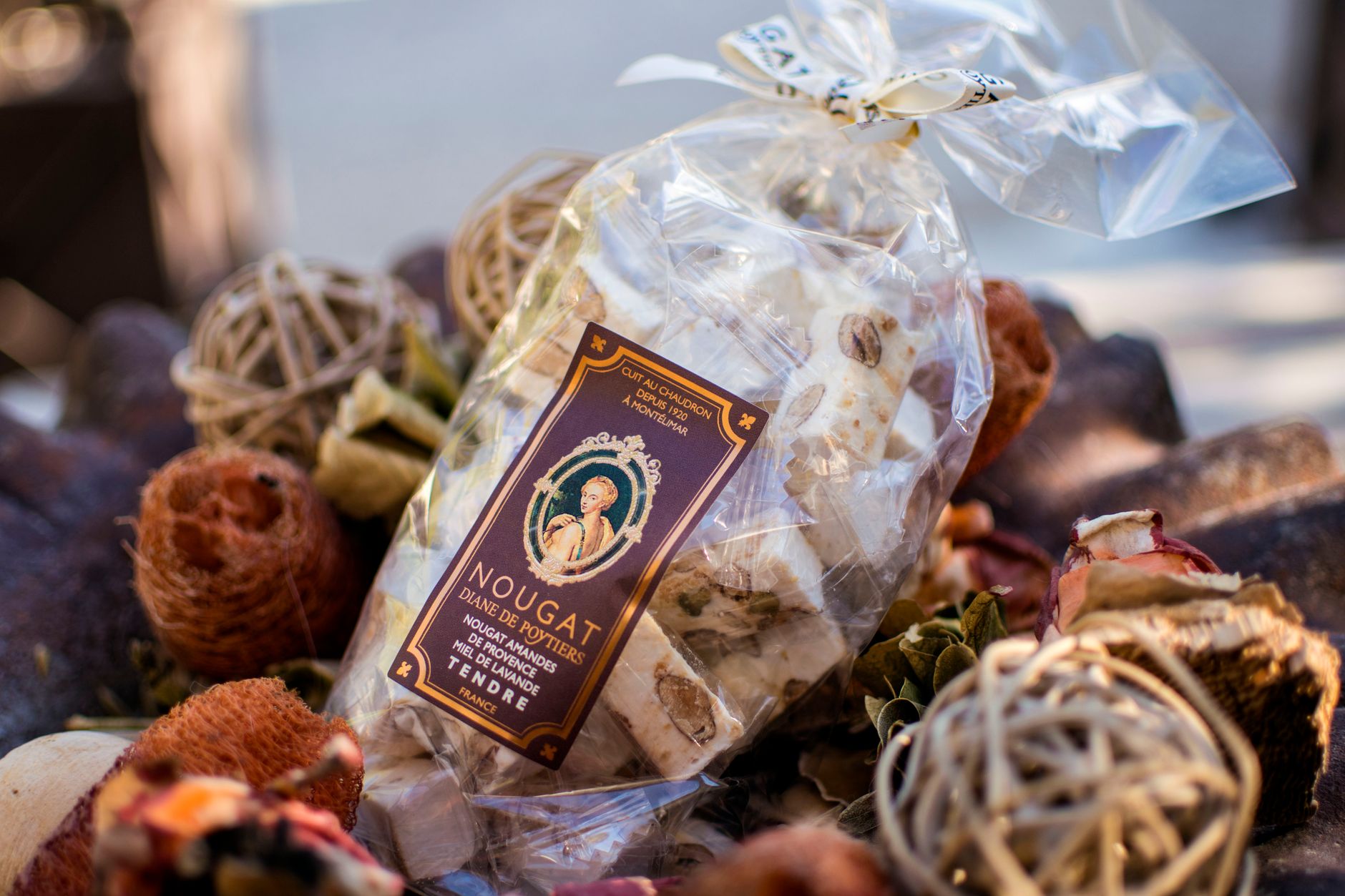 Dolce di torrone alle mandorle e miele