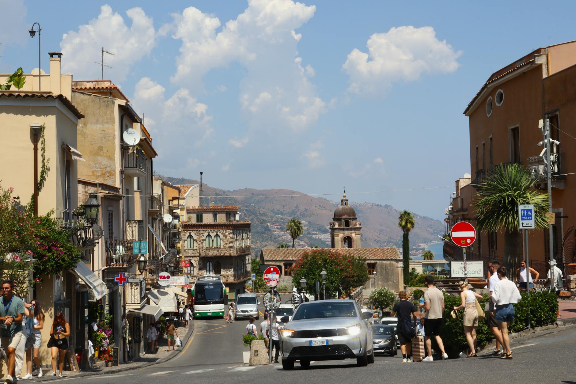 Veduta della cittadina di Taormina in Sicilia