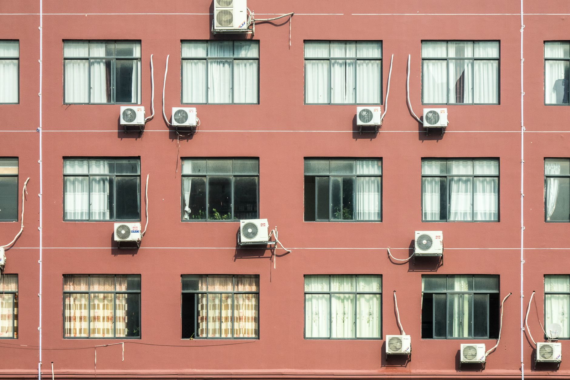 Unità di aria condizionata su una parete esterna di un edificio