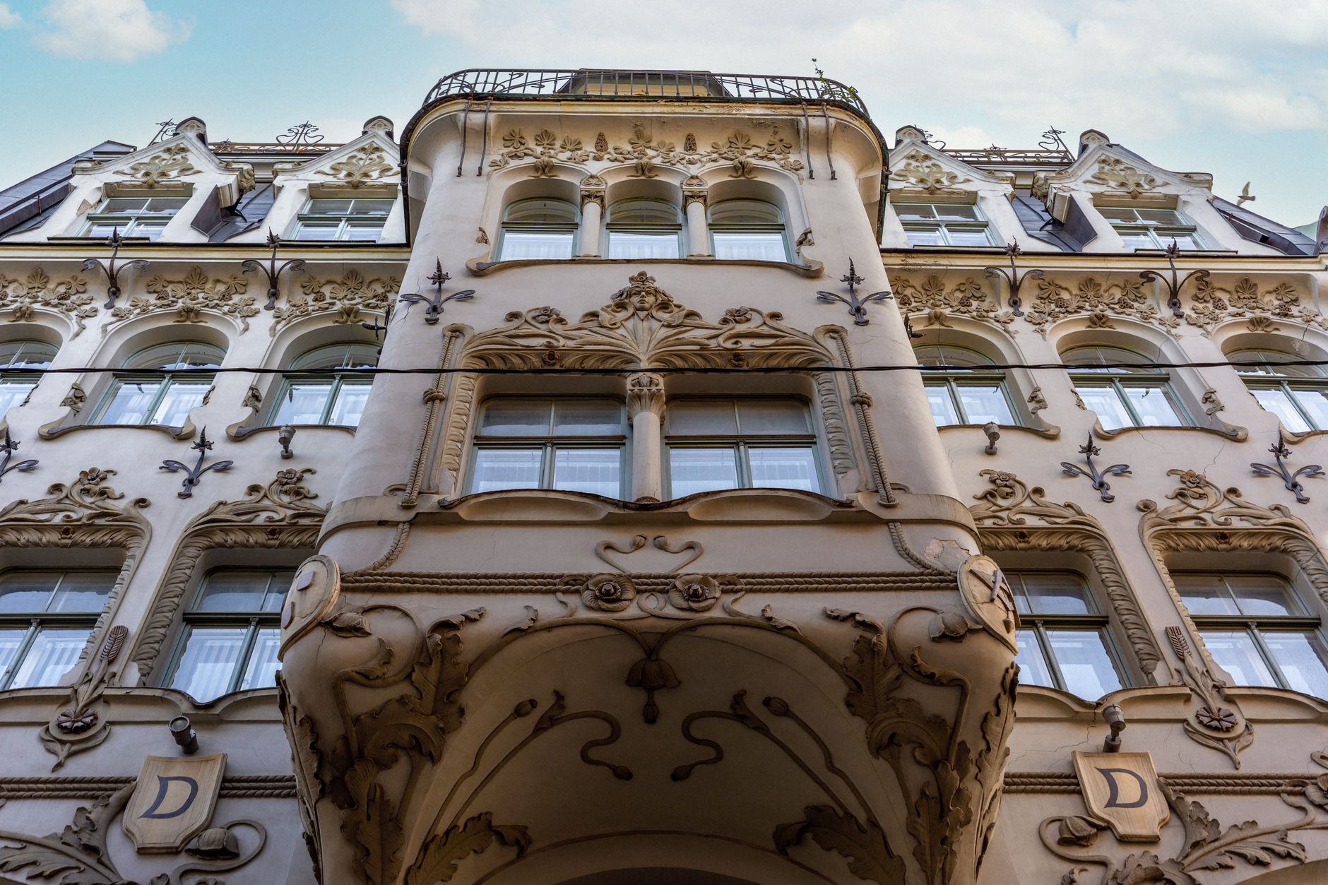Vetrata colorata in stile Art Nouveau