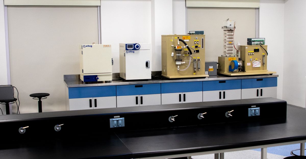 Stampa 3D di un componente tecnologico in laboratorio
