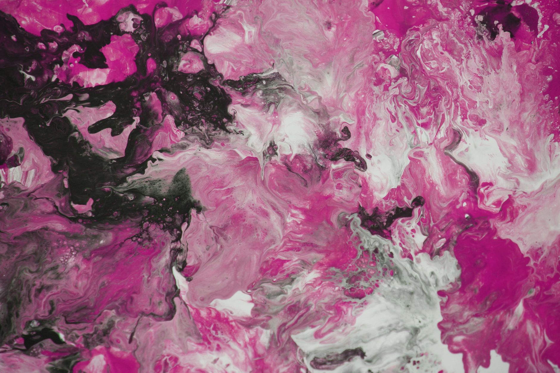 Polvere e pigmenti di colore rosa acceso