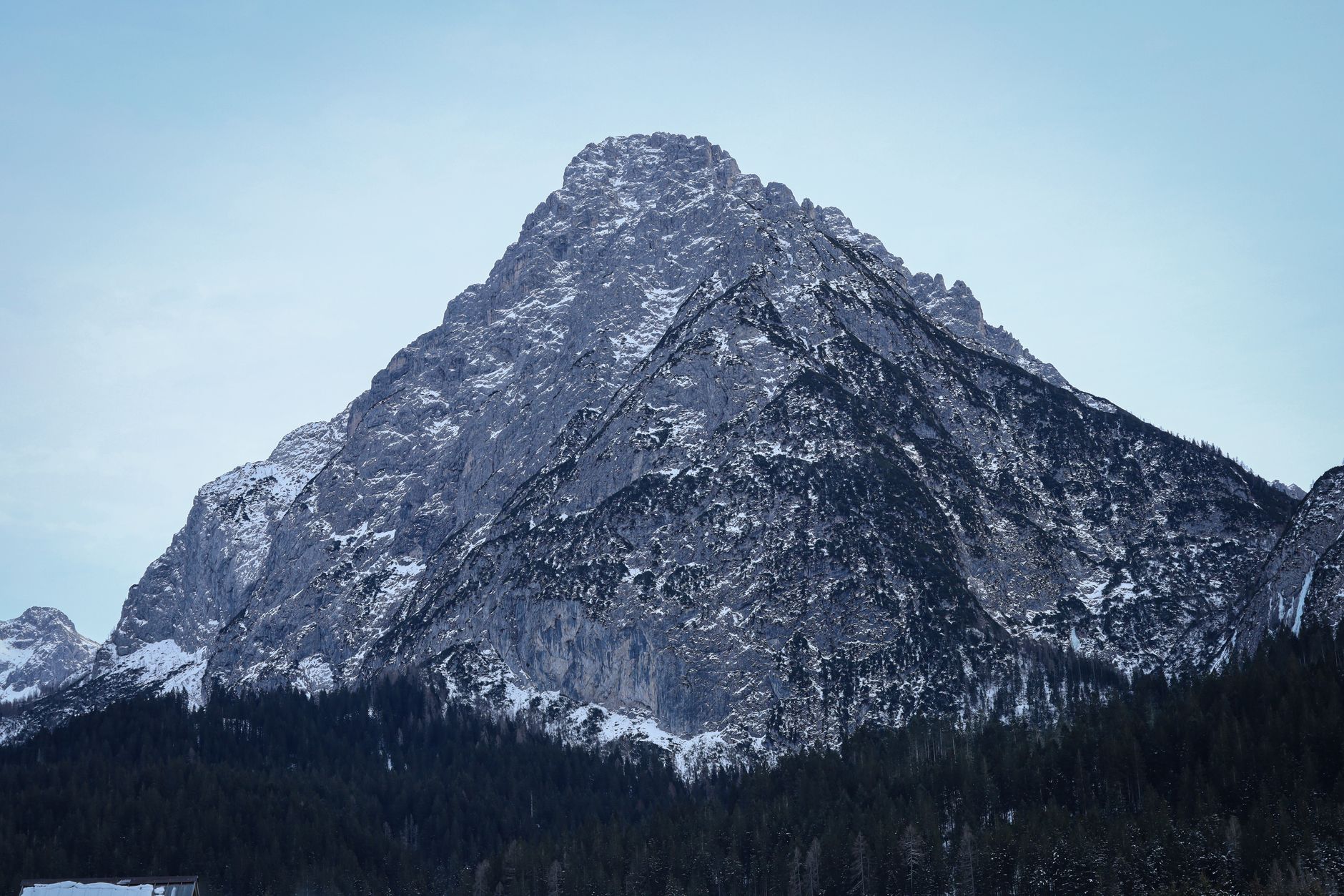 Veduta del K2, seconda montagna più alta della Terra, nel Karakorum