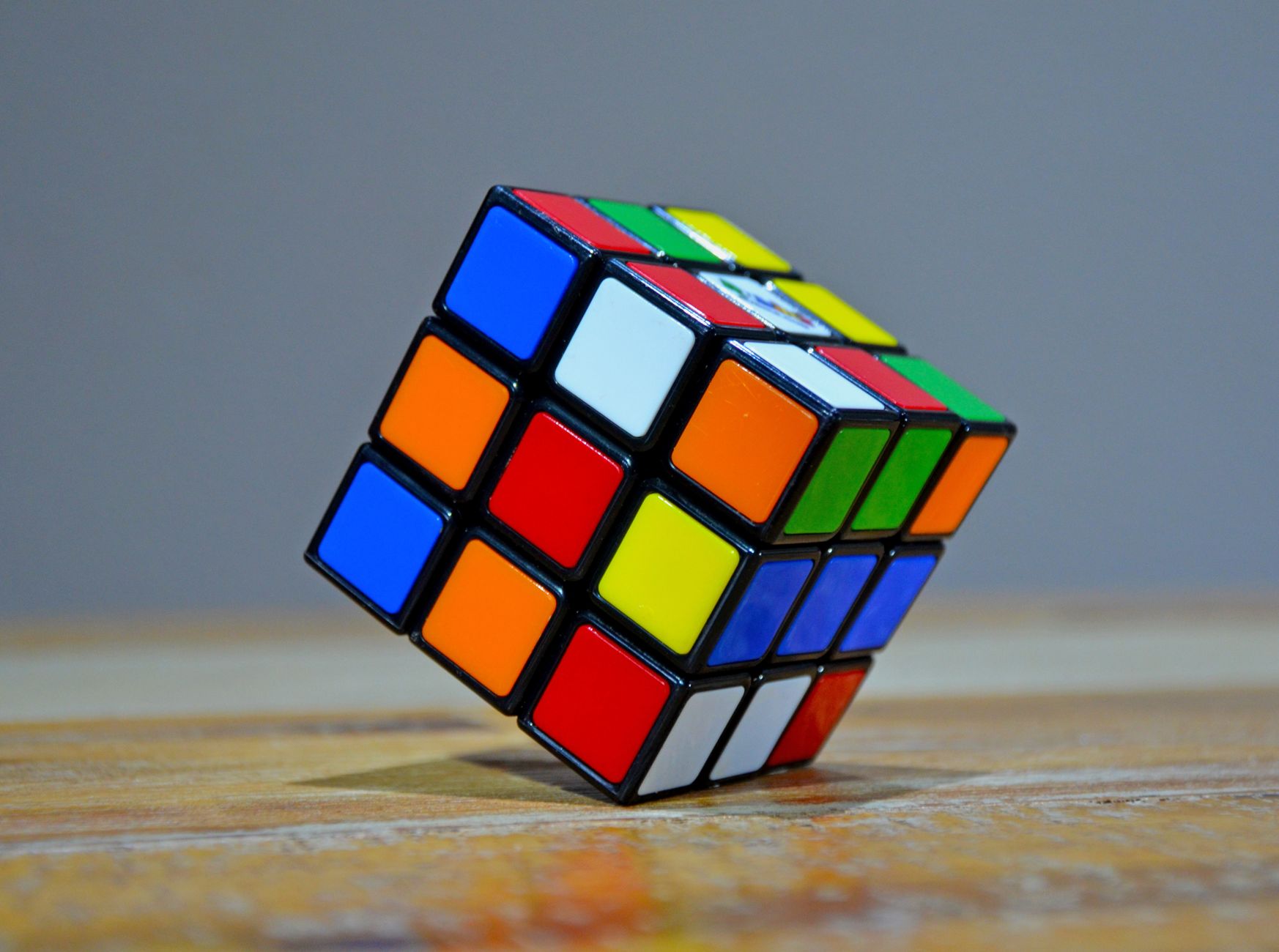 Cubo di Rubik parzialmente risolto