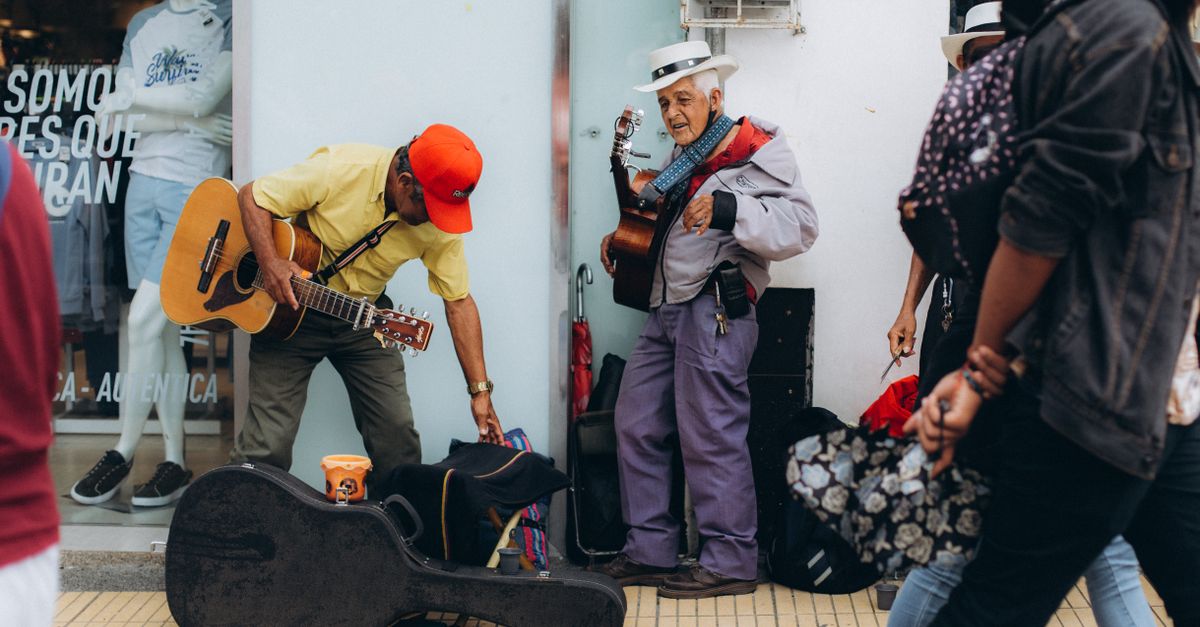 La musica di strada, un'arte antica quanto le piazze europee.